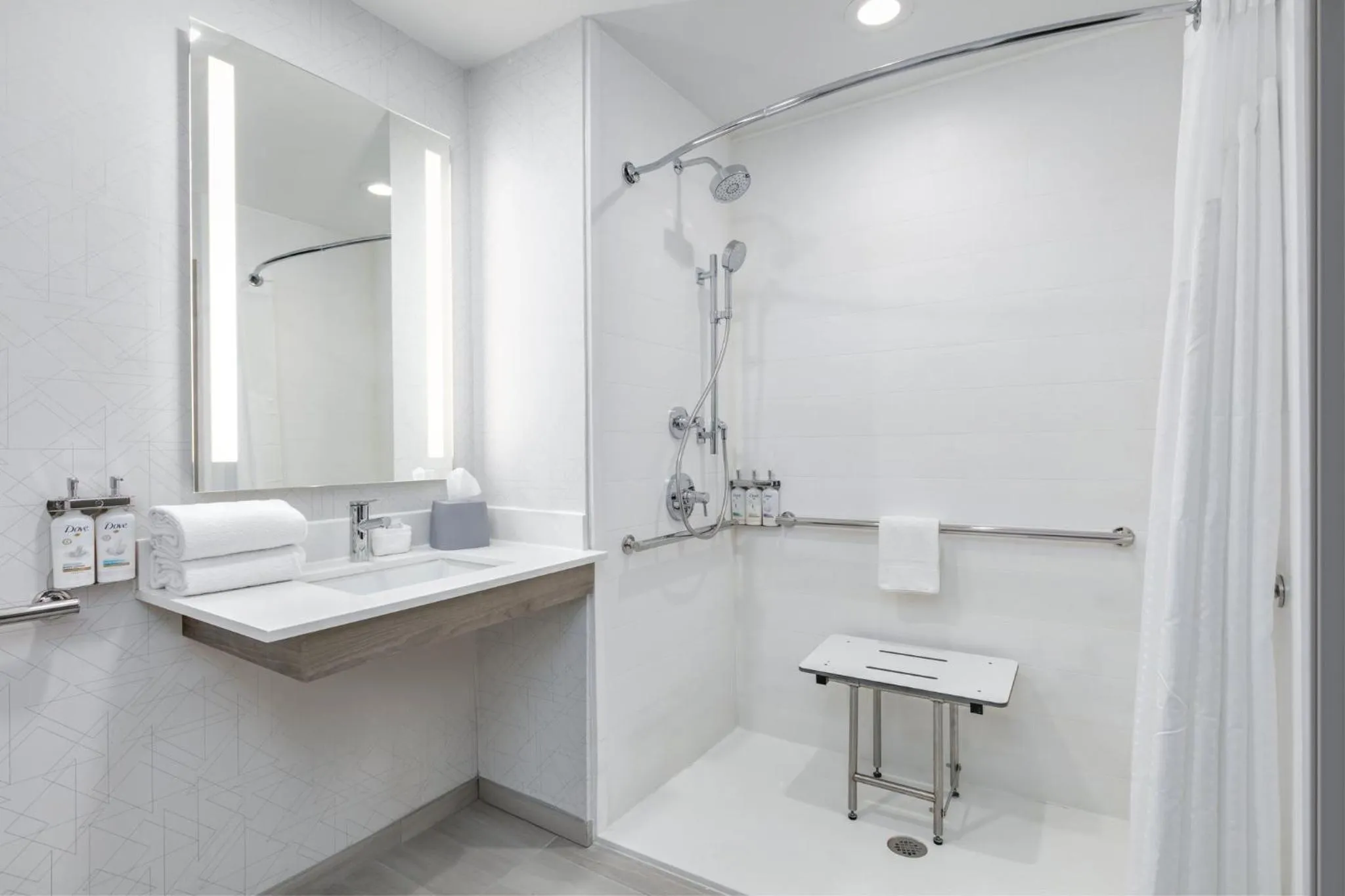 Standard Queen Room with Two Queen Beds and Mobility Accessible Roll-In Shower in Holiday Inn Express Hotel and Suites Valparaiso by IHG