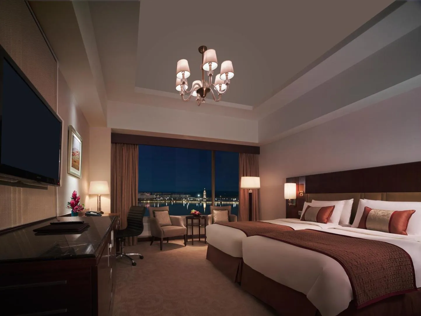 Deluxe Twin Room with Lake View in Shangri-La Manzhouli