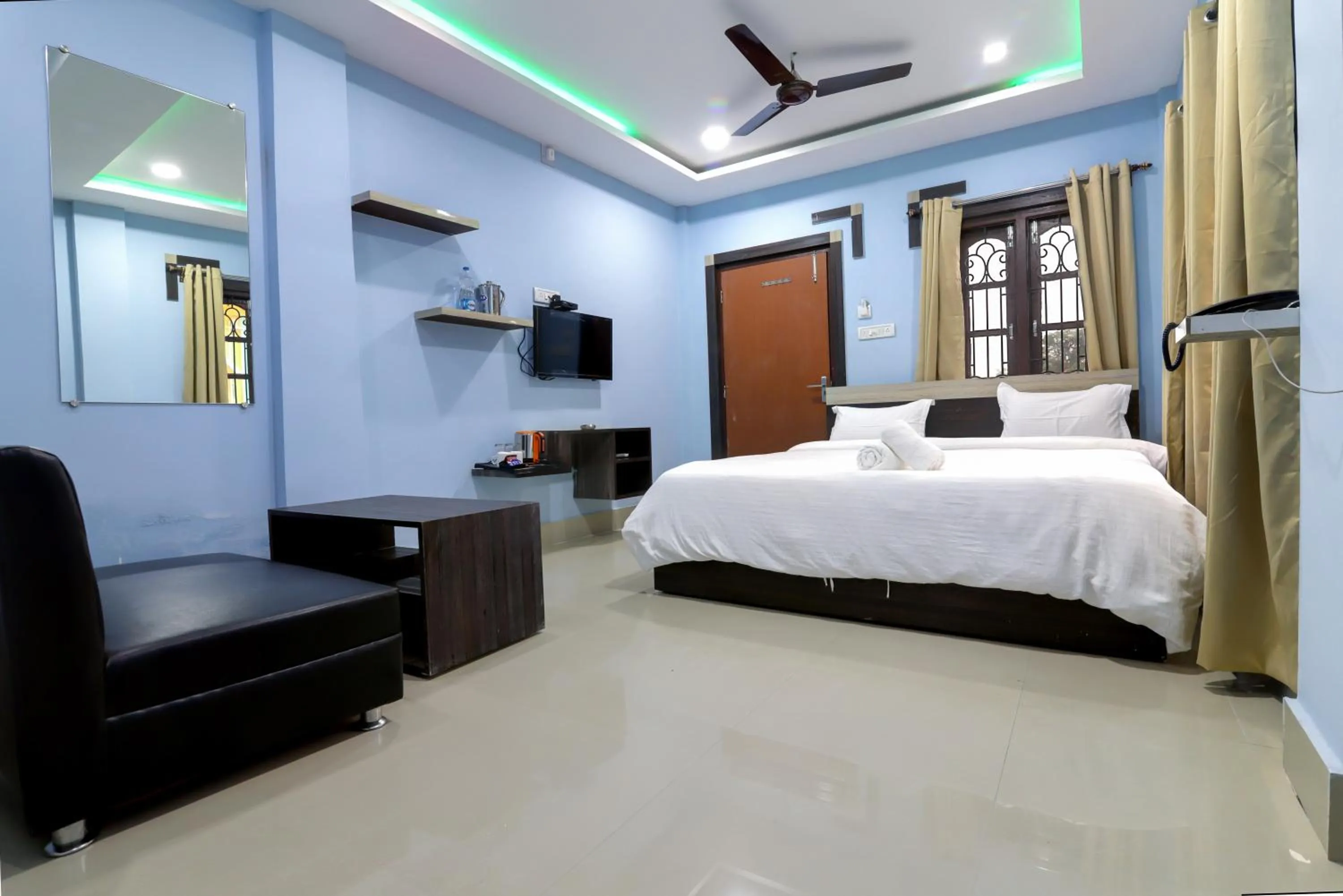 Deluxe Room - single occupancy in Resort Trimurti