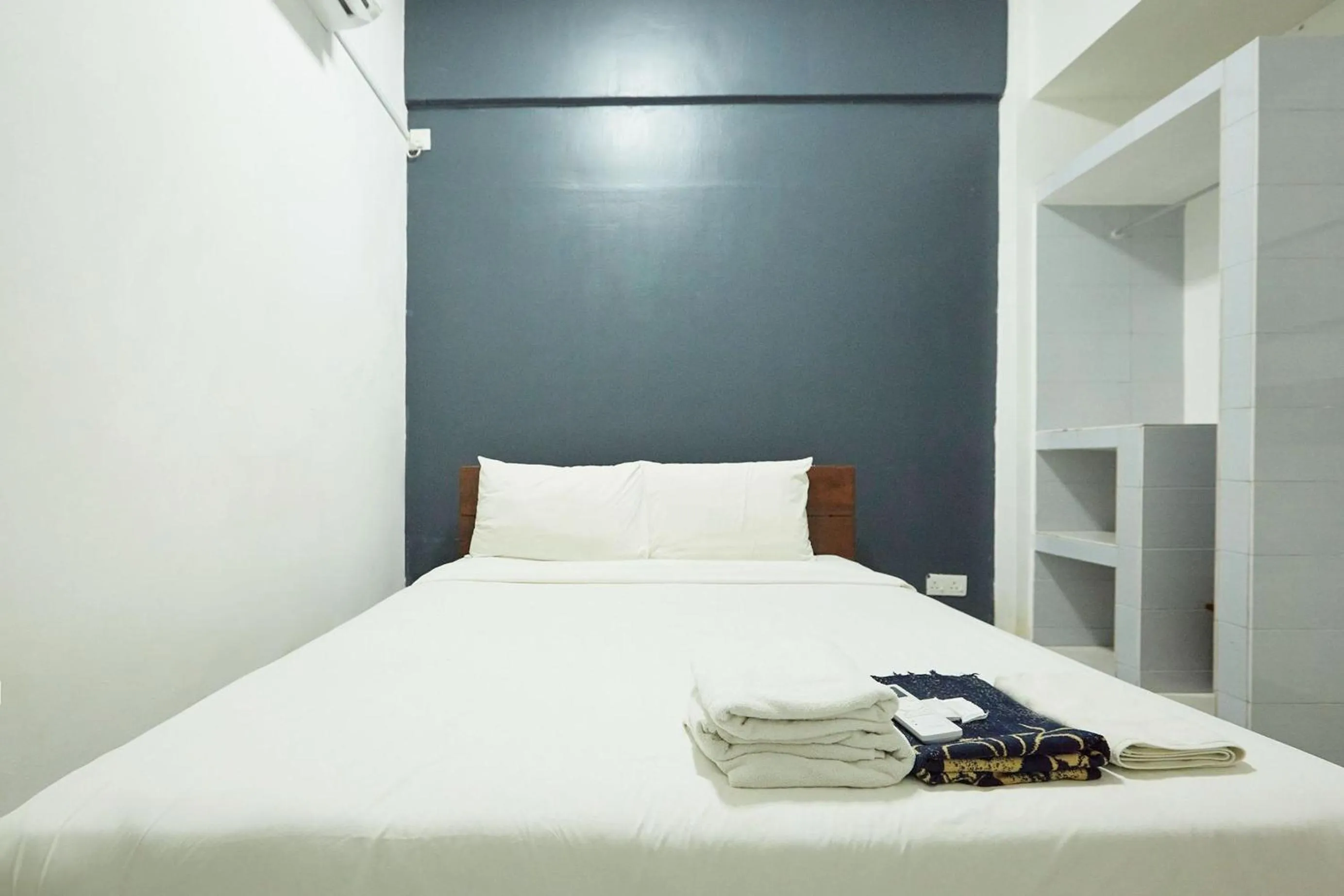 Deluxe King Room in Mawar Villa, Batu Hitam