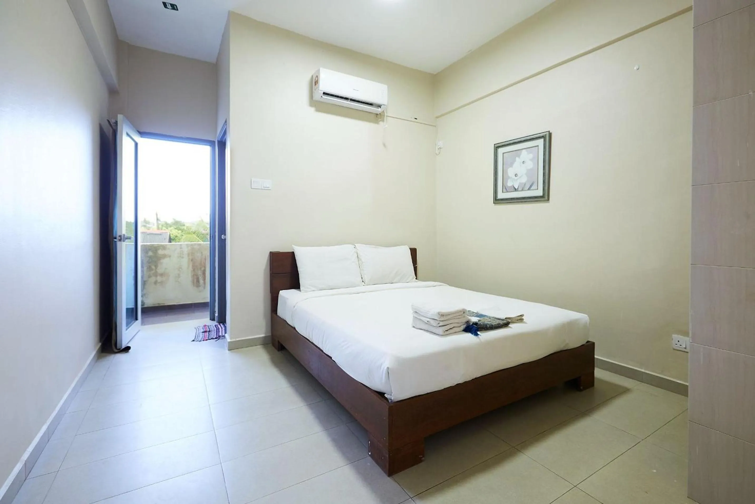 Deluxe Double Room with Balcony in Mawar Villa, Batu Hitam