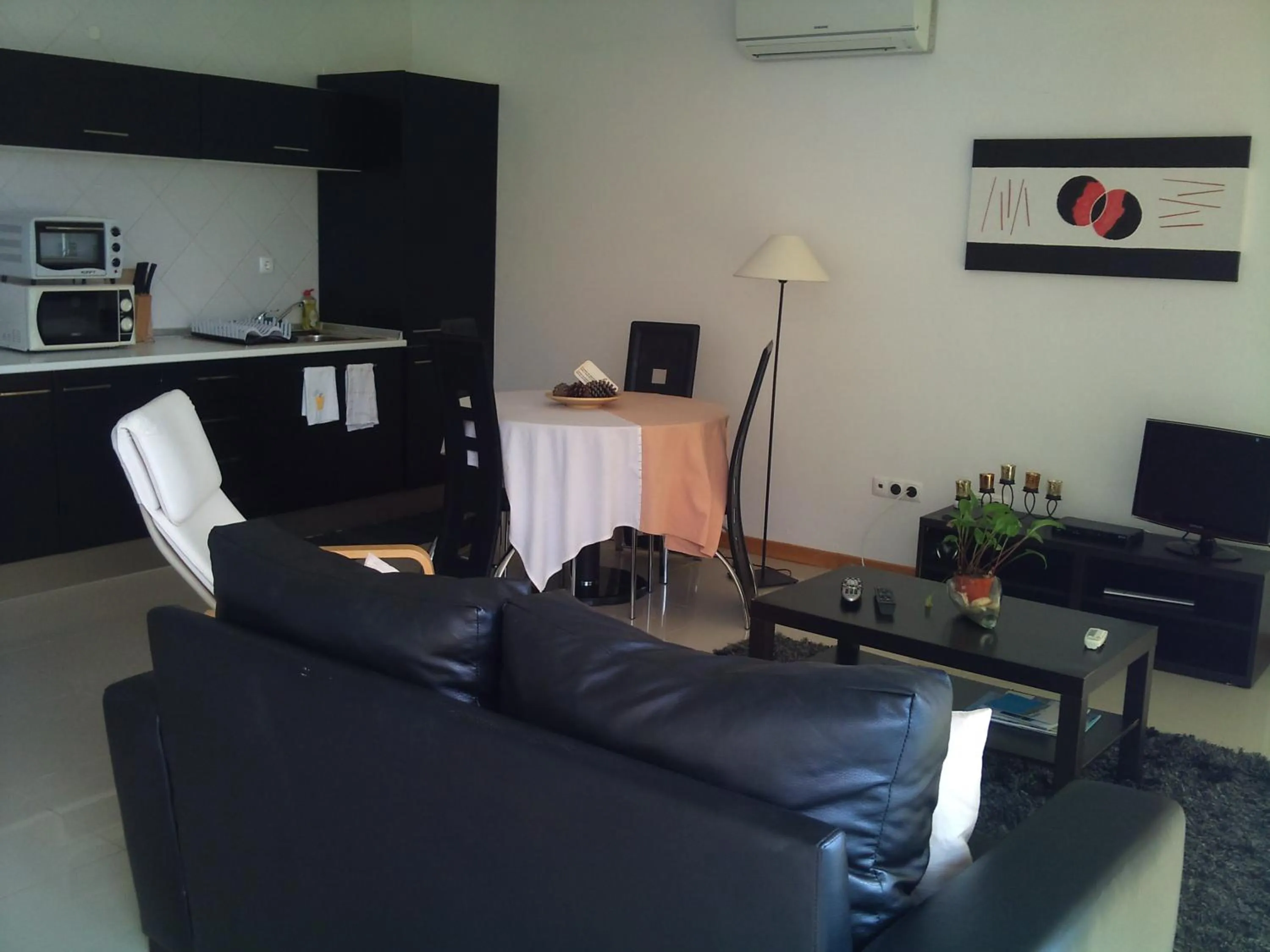 One-Bedroom Apartment - single occupancy in Cantinho das Buganvilias AT****