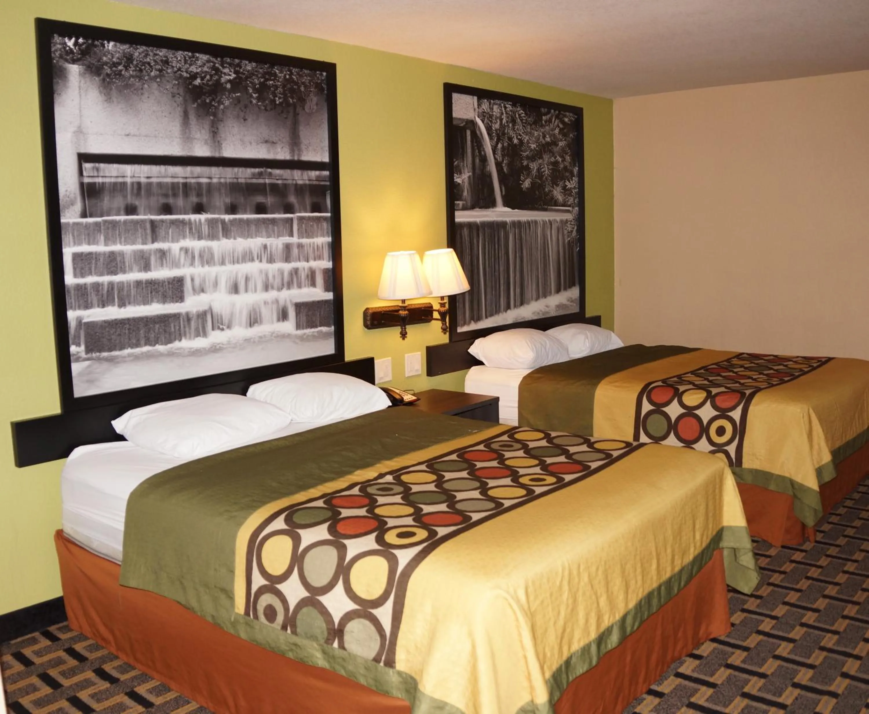 Queen Room with Two Queen Beds - Non-Smoking in Super 8 by Wyndham Farmers Branch/North Dallas