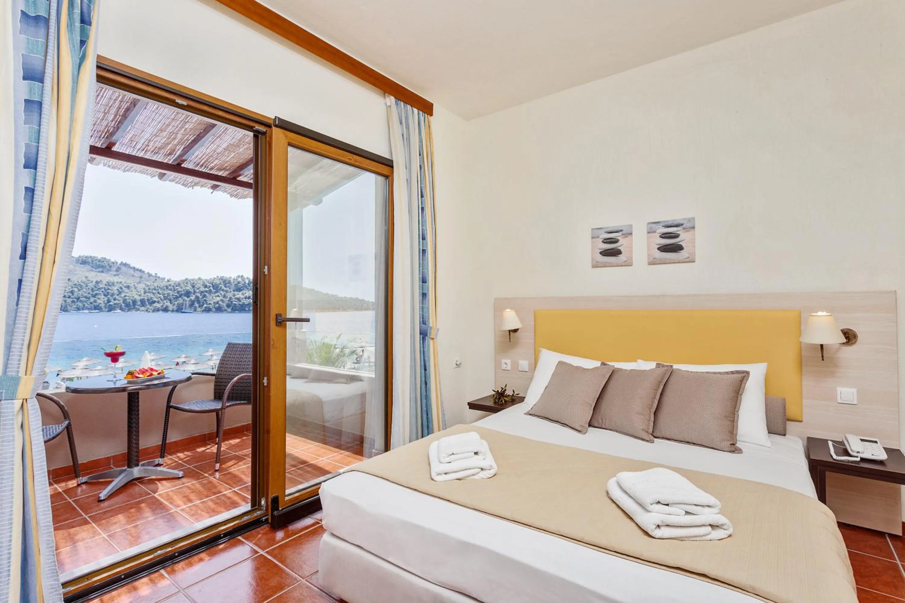 Double Room - Upper Floor in Blue Green Bay