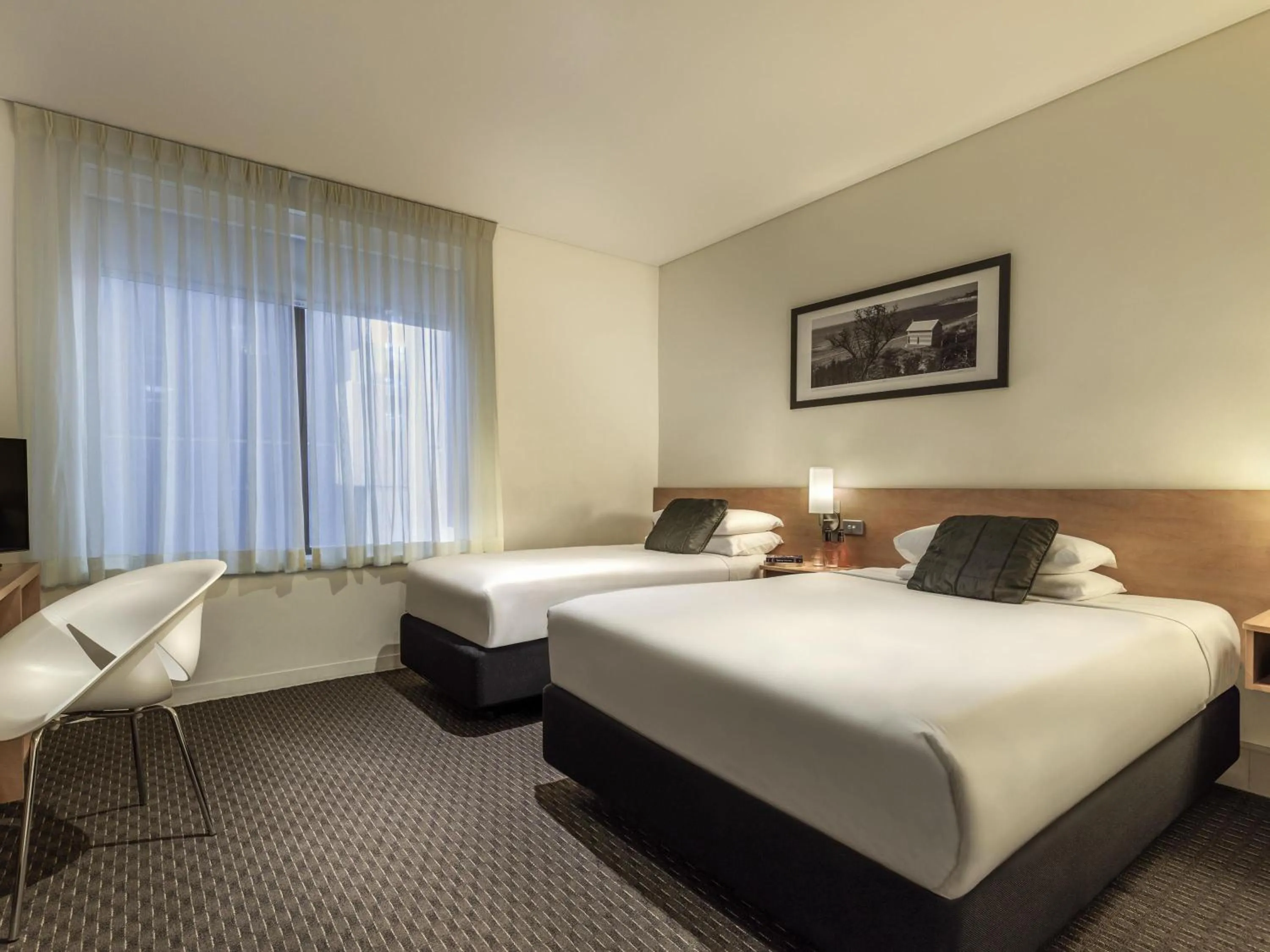 Standard Twin Room in ibis Melbourne Hotel and Apartments