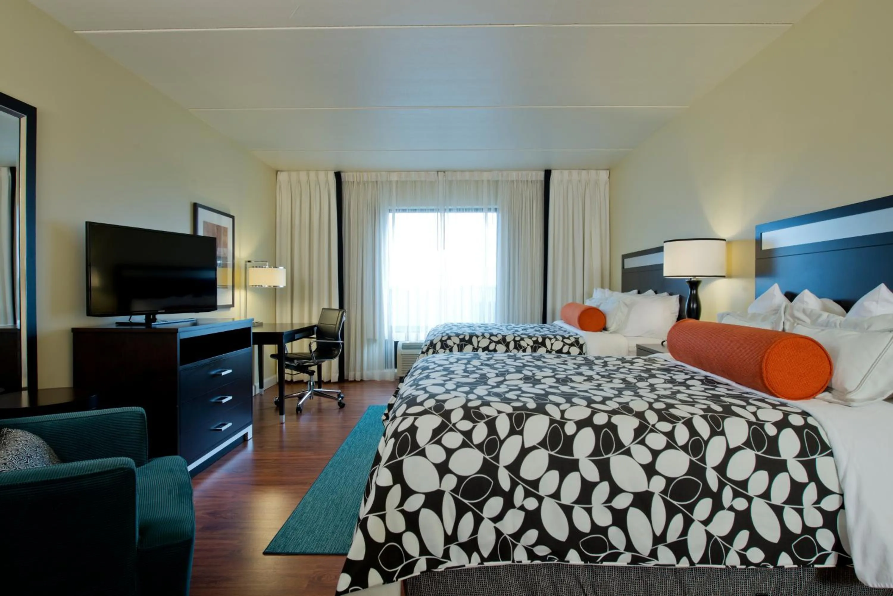Queen Room with Two Queen Beds - Disability Access with Roll In Shower in Hotel Indigo Atlanta Airport College Park by IHG