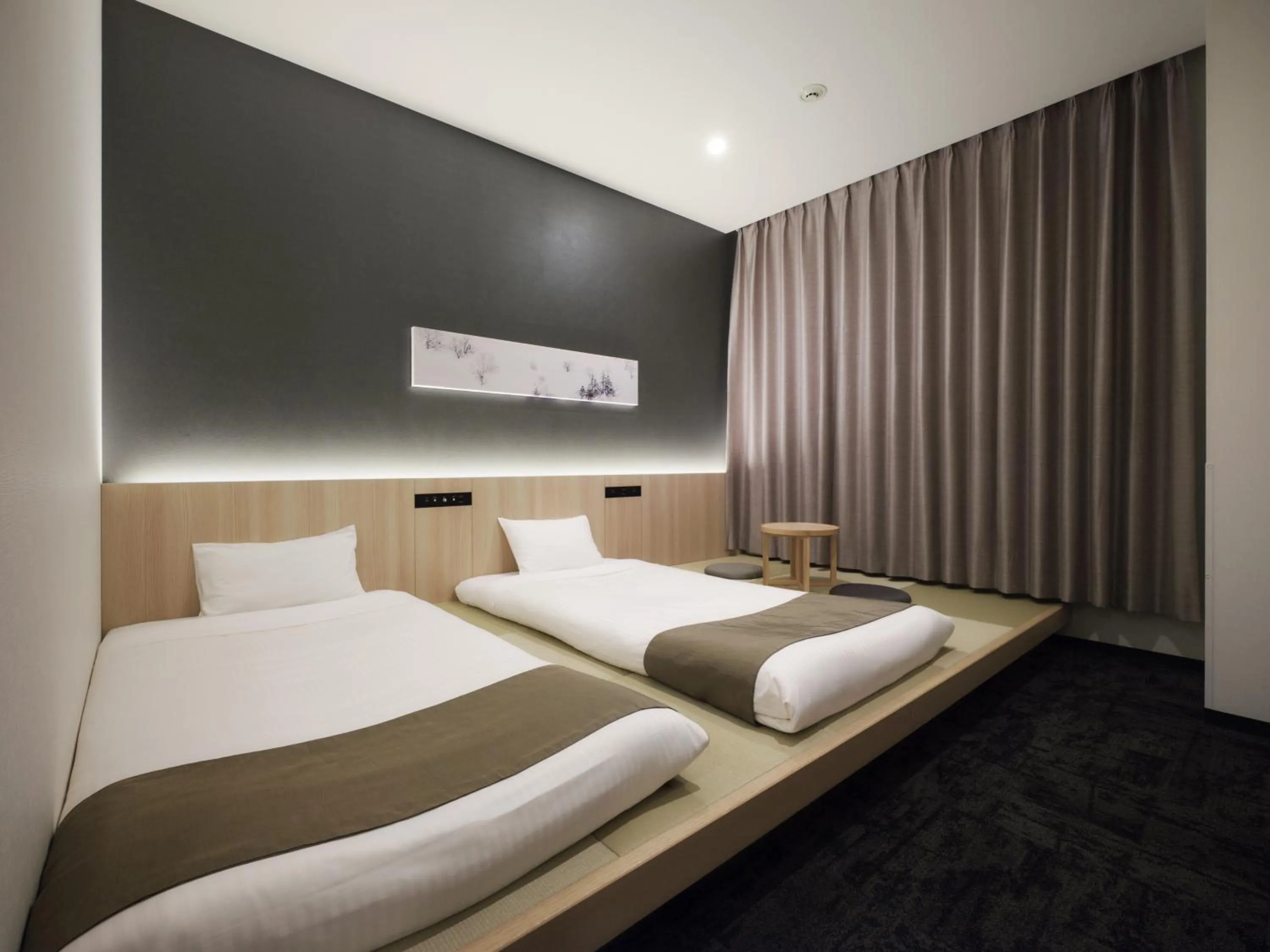 Modern Japanese Style Room in hotel MONday Premium TOYOSU