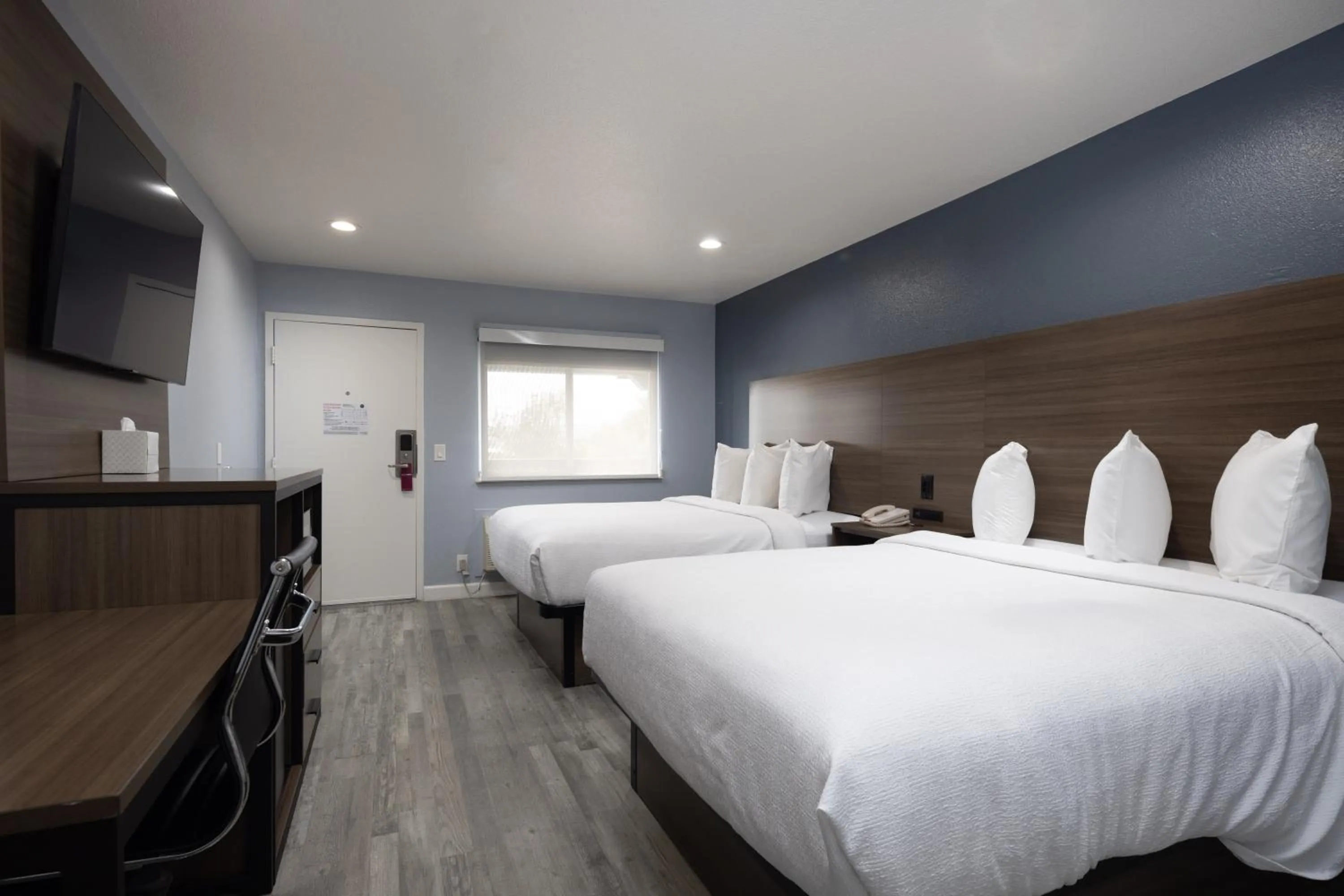 Queen Room with Two Queen Beds - Non-Smoking in Days Inn by Wyndham Arroyo Grande Pismo Beach