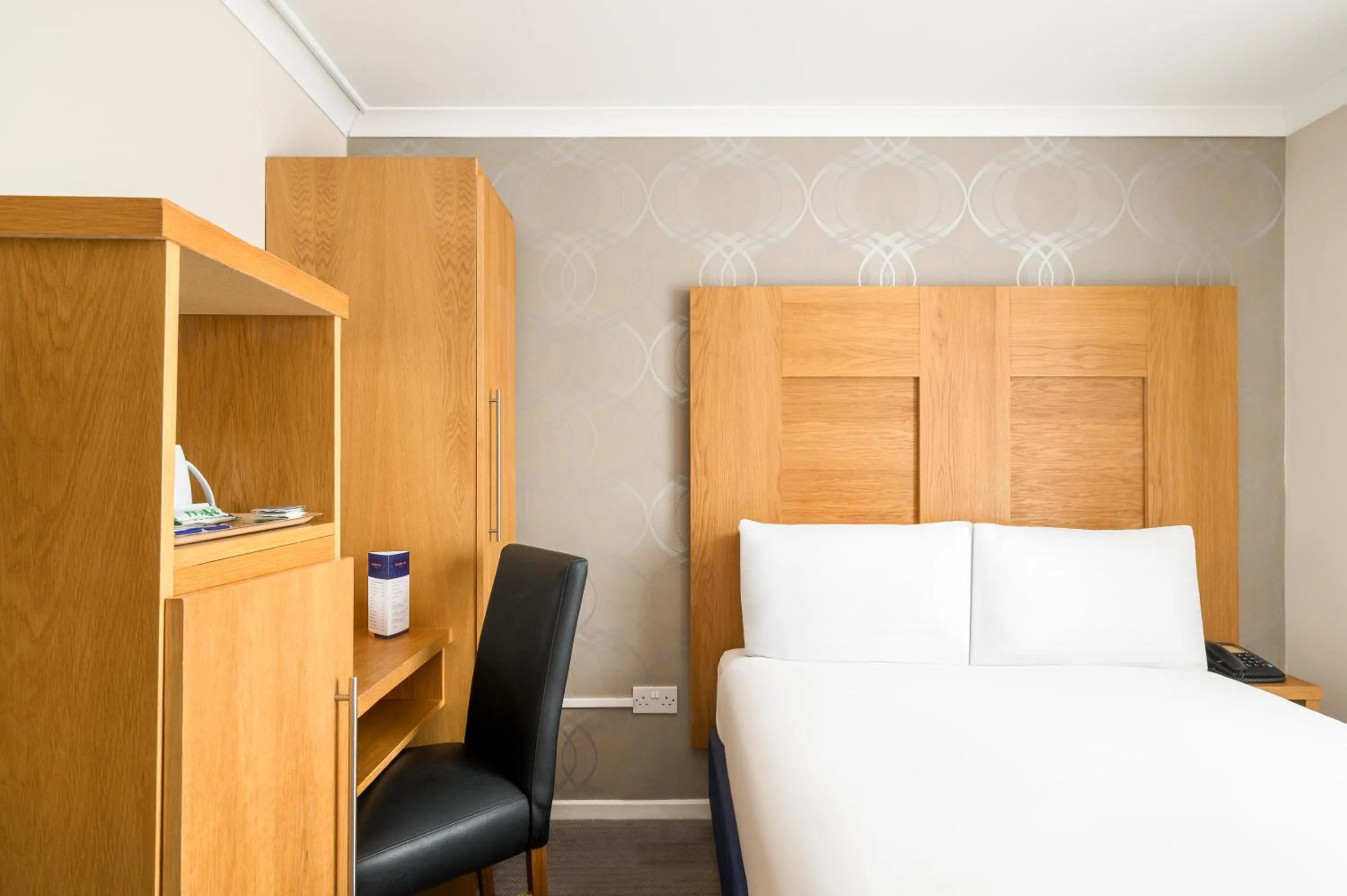 Single Room in Rooms Inn