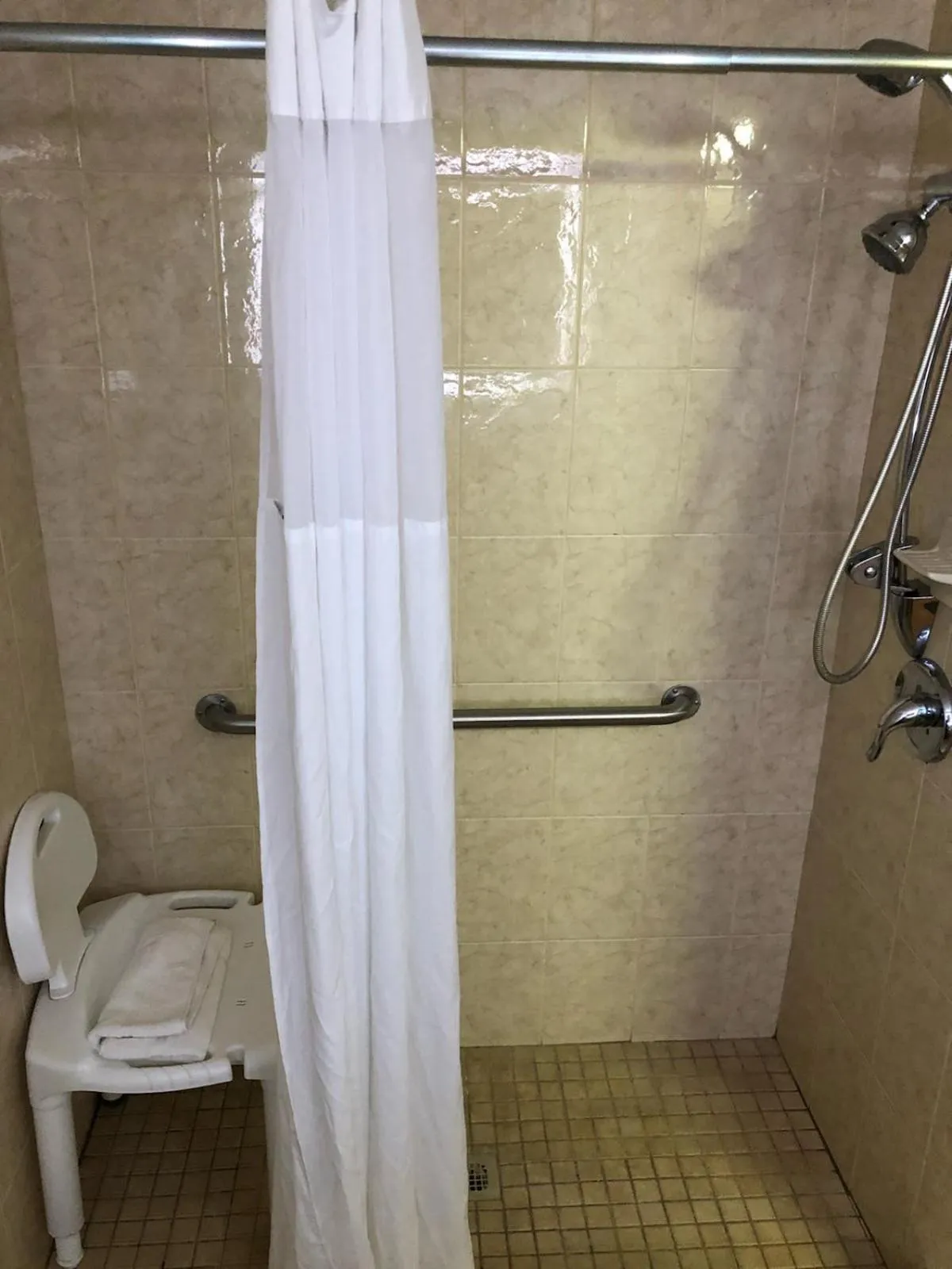 King Room - Disability Access/Non-Smoking in Howard Johnson by Wyndham Winter Haven FL