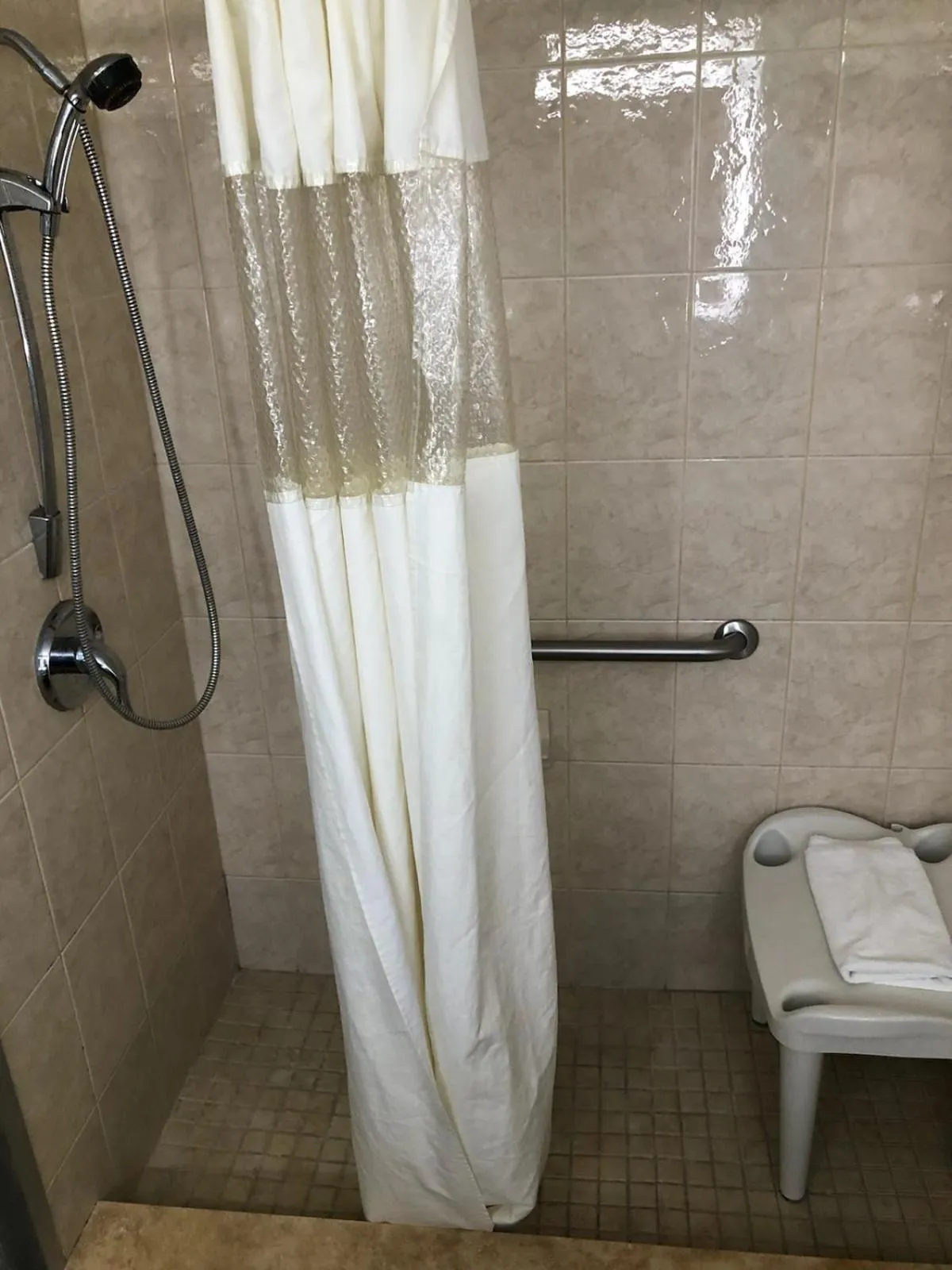 Queen Room with Two Queen Beds - Mobility Access/Non-Smoking in Howard Johnson by Wyndham Winter Haven FL