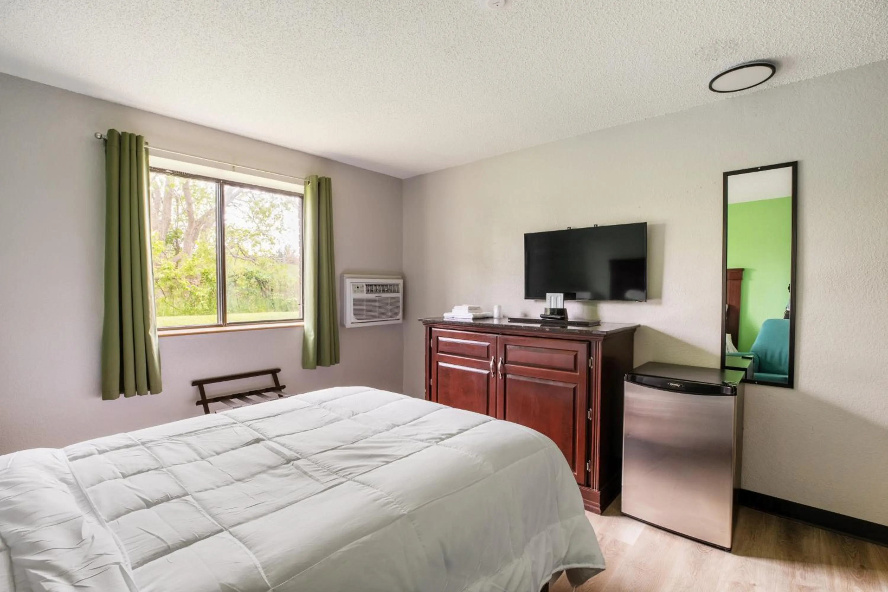 Double Room with Two Double Beds in Super Inn by OYO Lansing MI