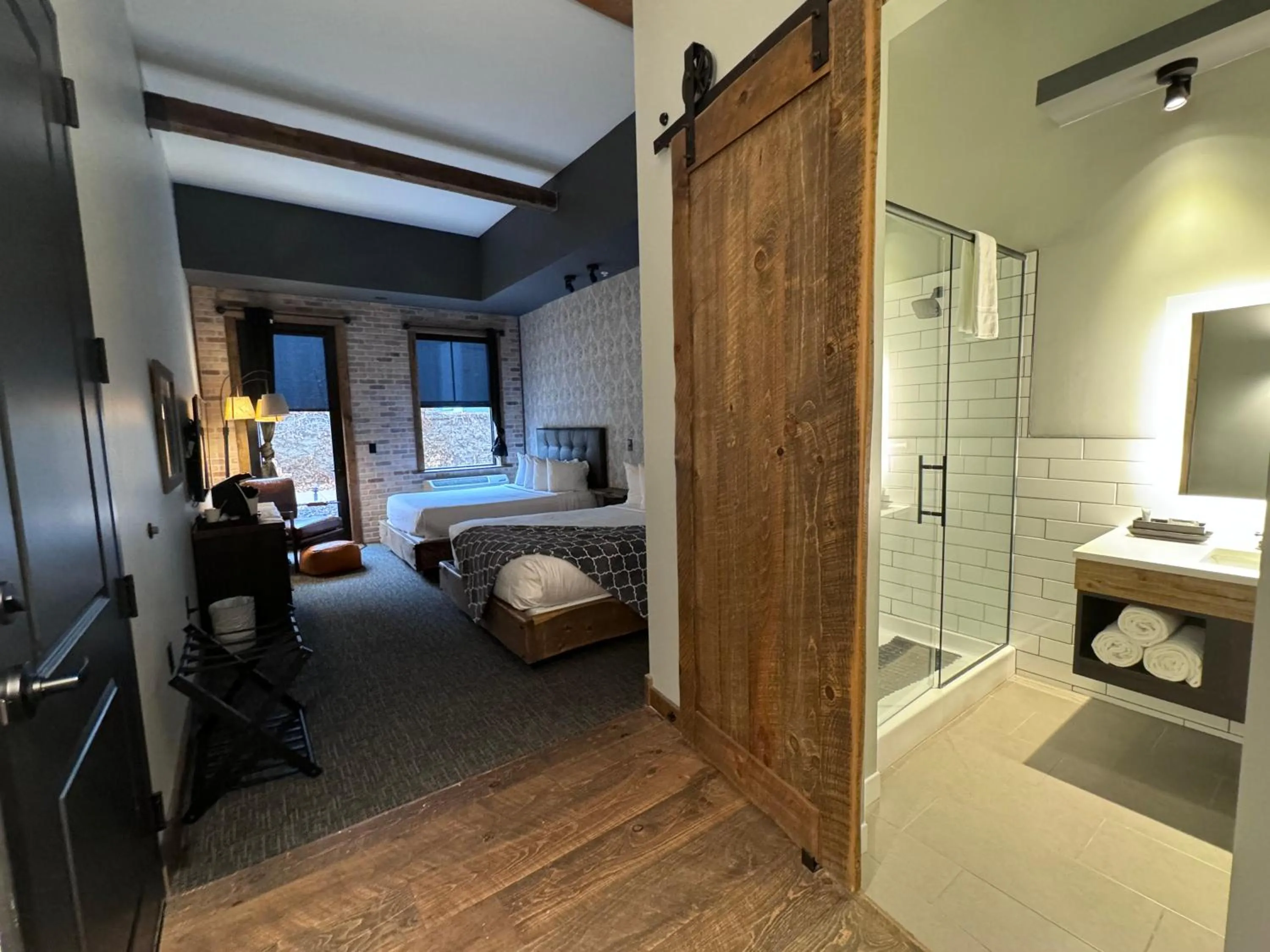 Deluxe Queen Room with Two Queen Beds in Hotel Crosby