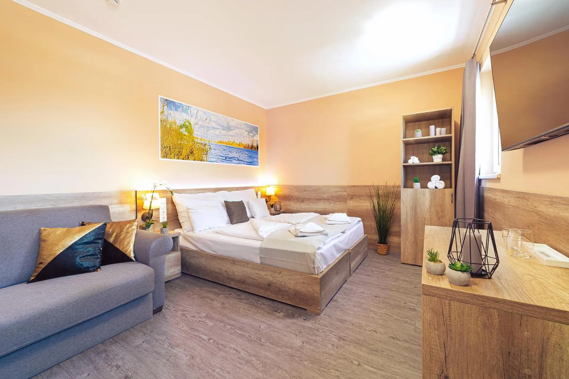 Large Double or Twin Room - single occupancy in Mártoni Resort & Restaurant