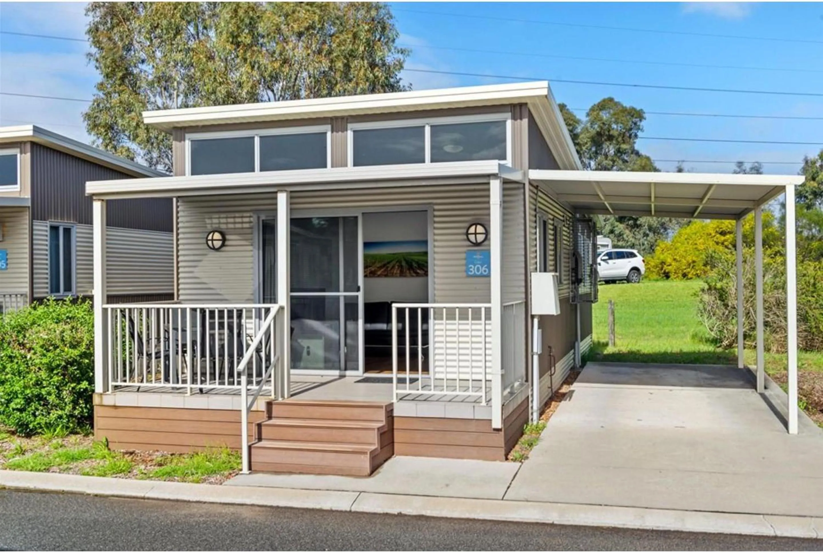 Superior 2 Bedroom Cabin - Sleeps 4 in Discovery Parks - Swan Valley