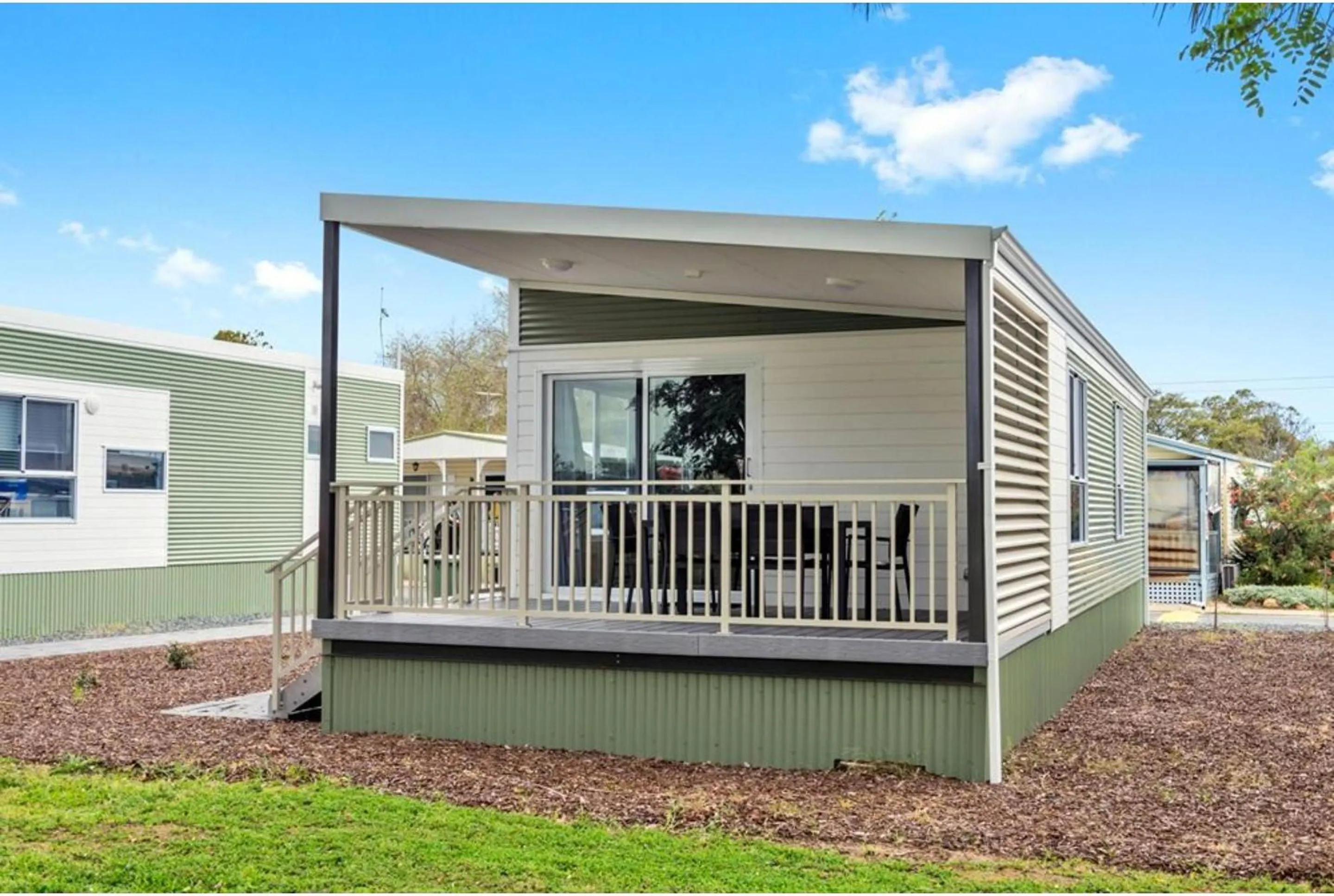 Deluxe 2 Bedroom Cabin - Sleeps 5 in Discovery Parks - Swan Valley