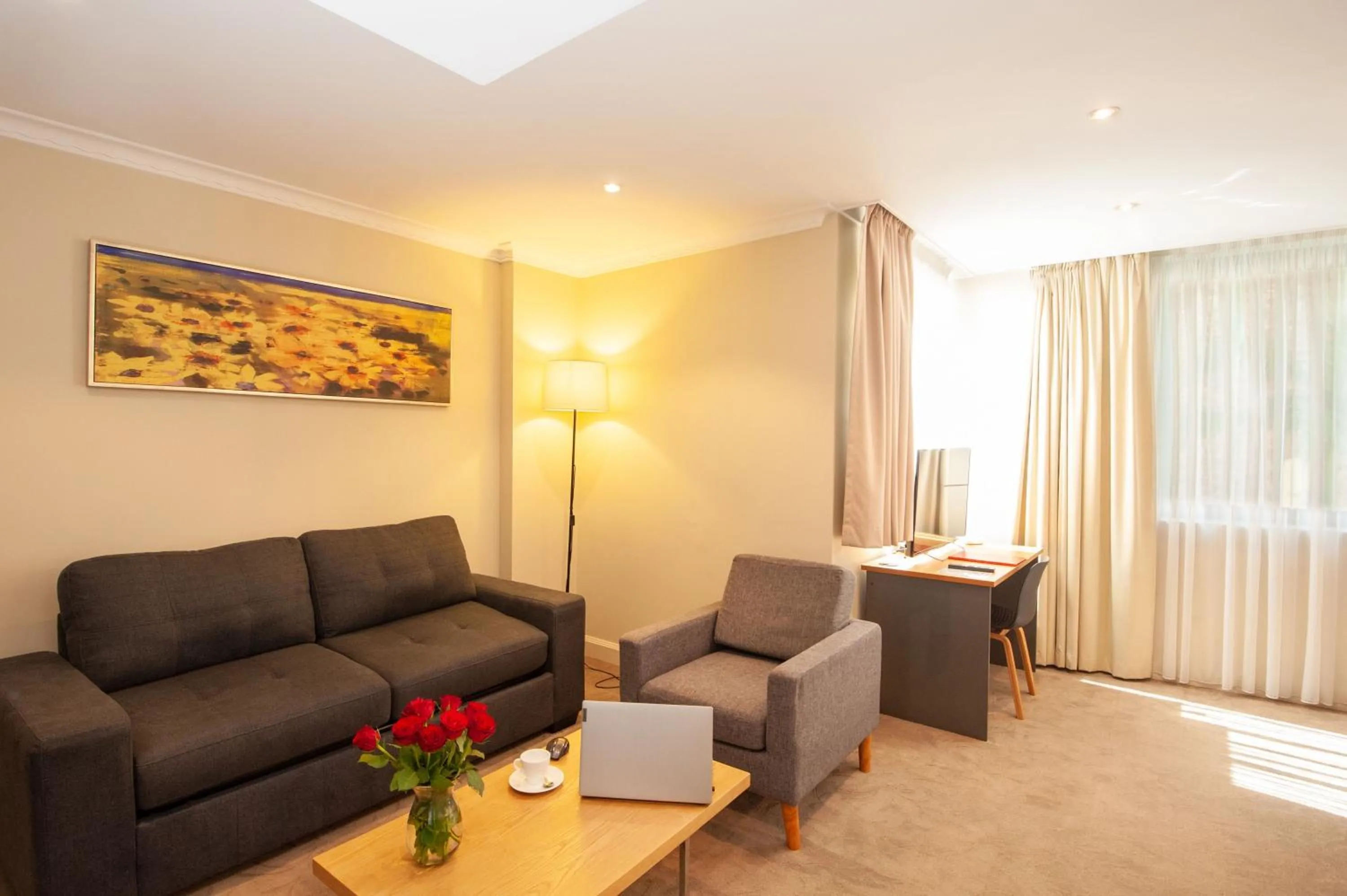 Executive Queen Studio in Hotel Diana Woolloongabba