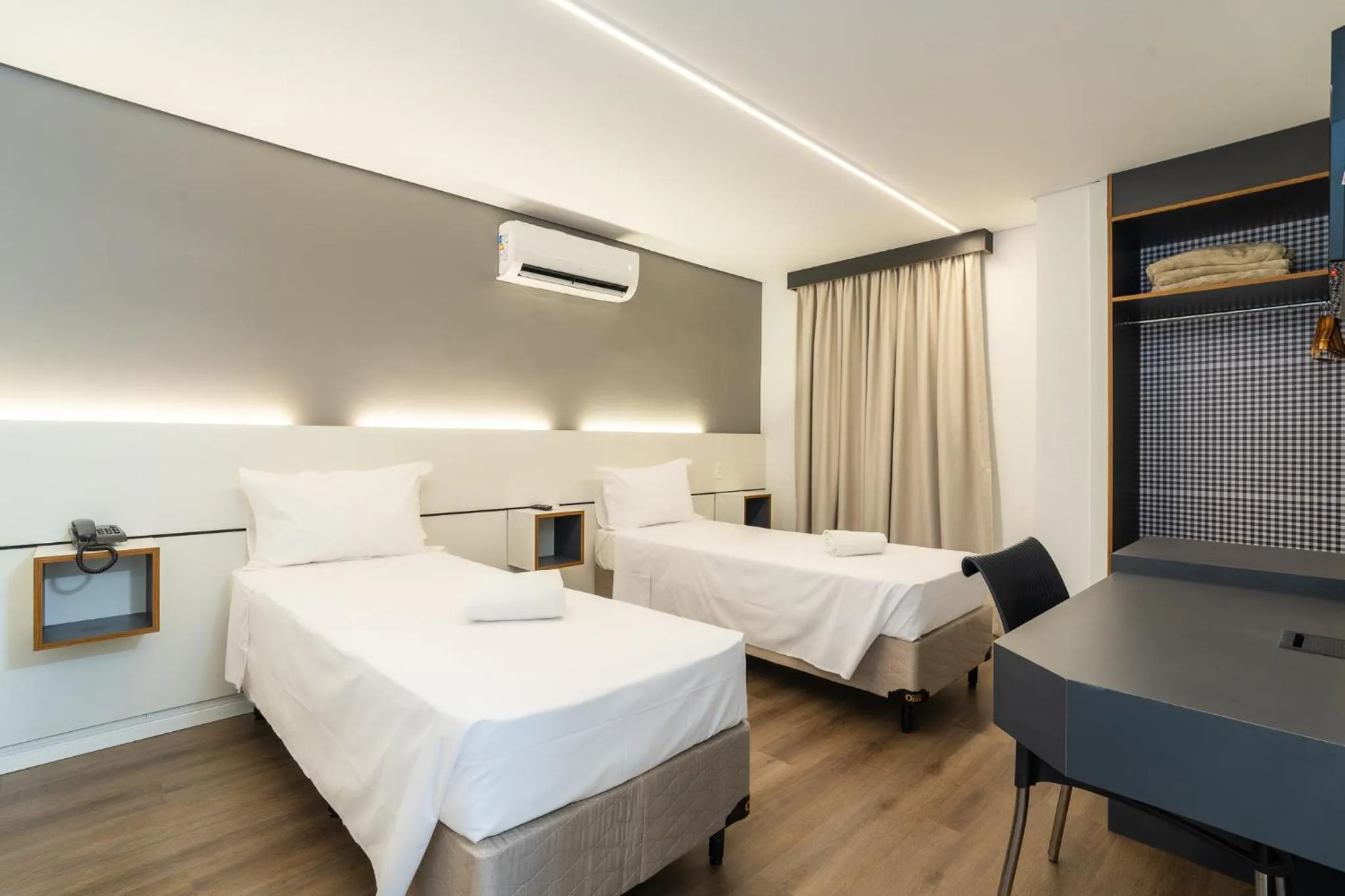 Twin Room in Uniclass Hotel Lapa