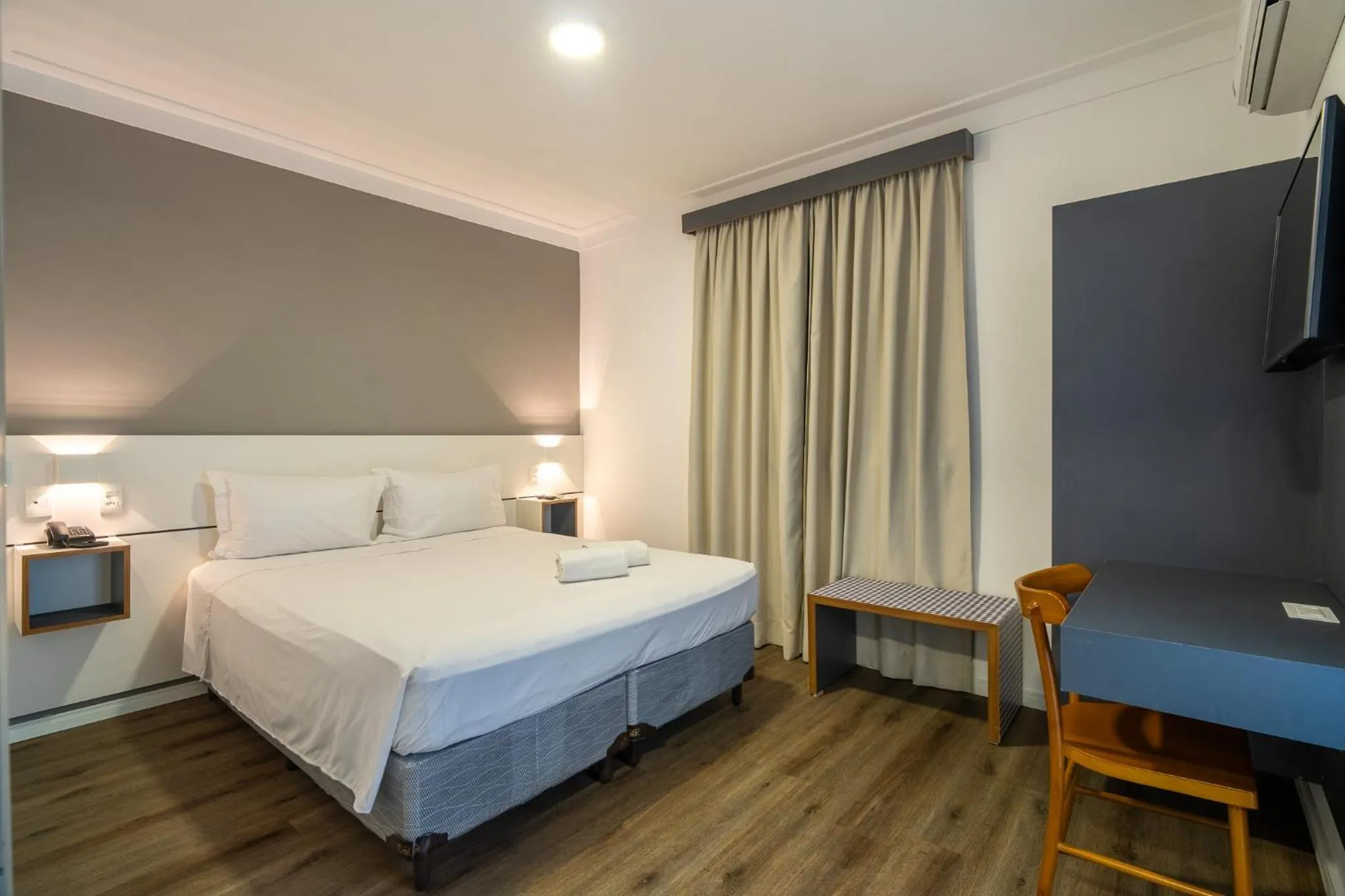 Standard Suite in Uniclass Hotel Lapa