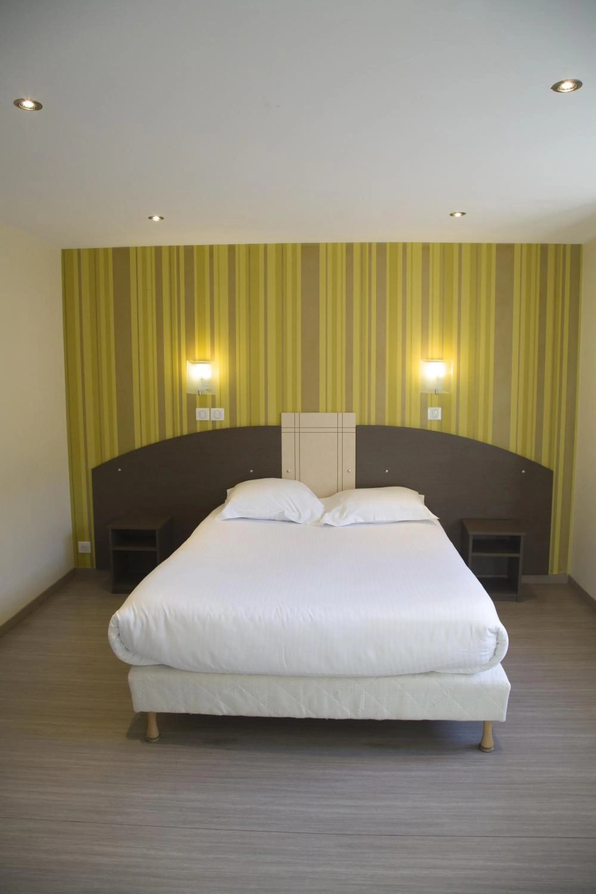 Quadruple Room in Auberge de la Baie