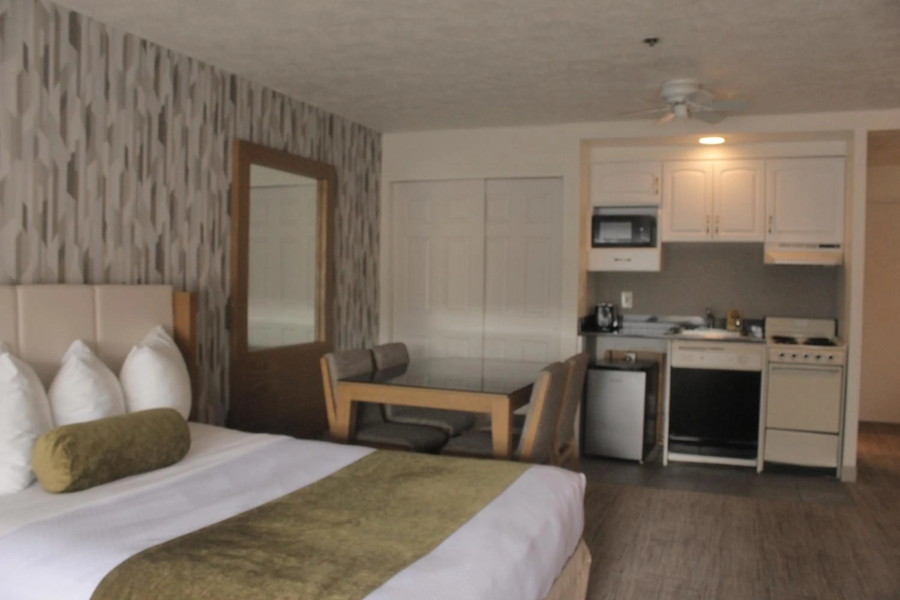 Town Center Studio Kitchenette in Split Rock Resort