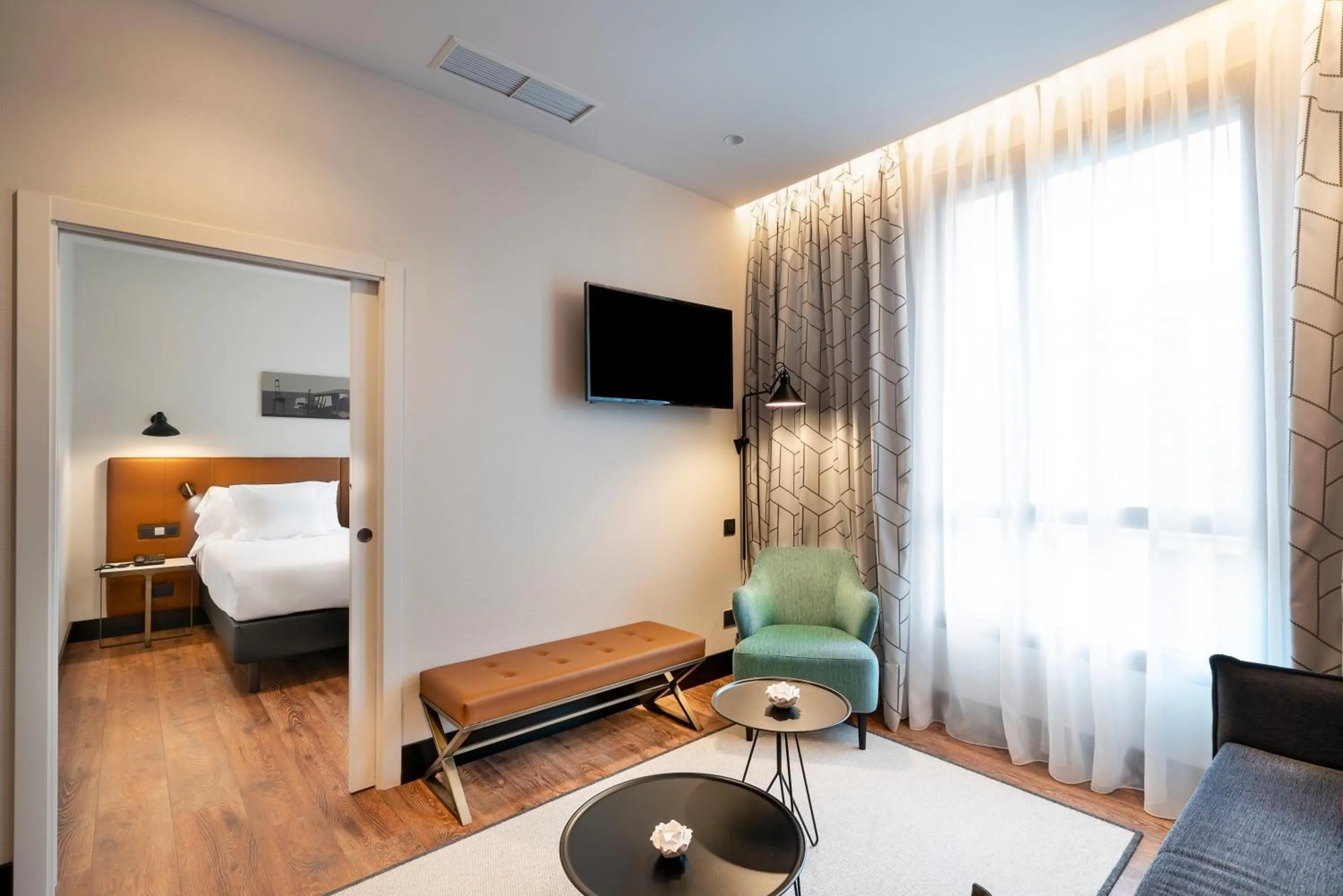 Junior suite river view in Vincci Consulado de Bilbao