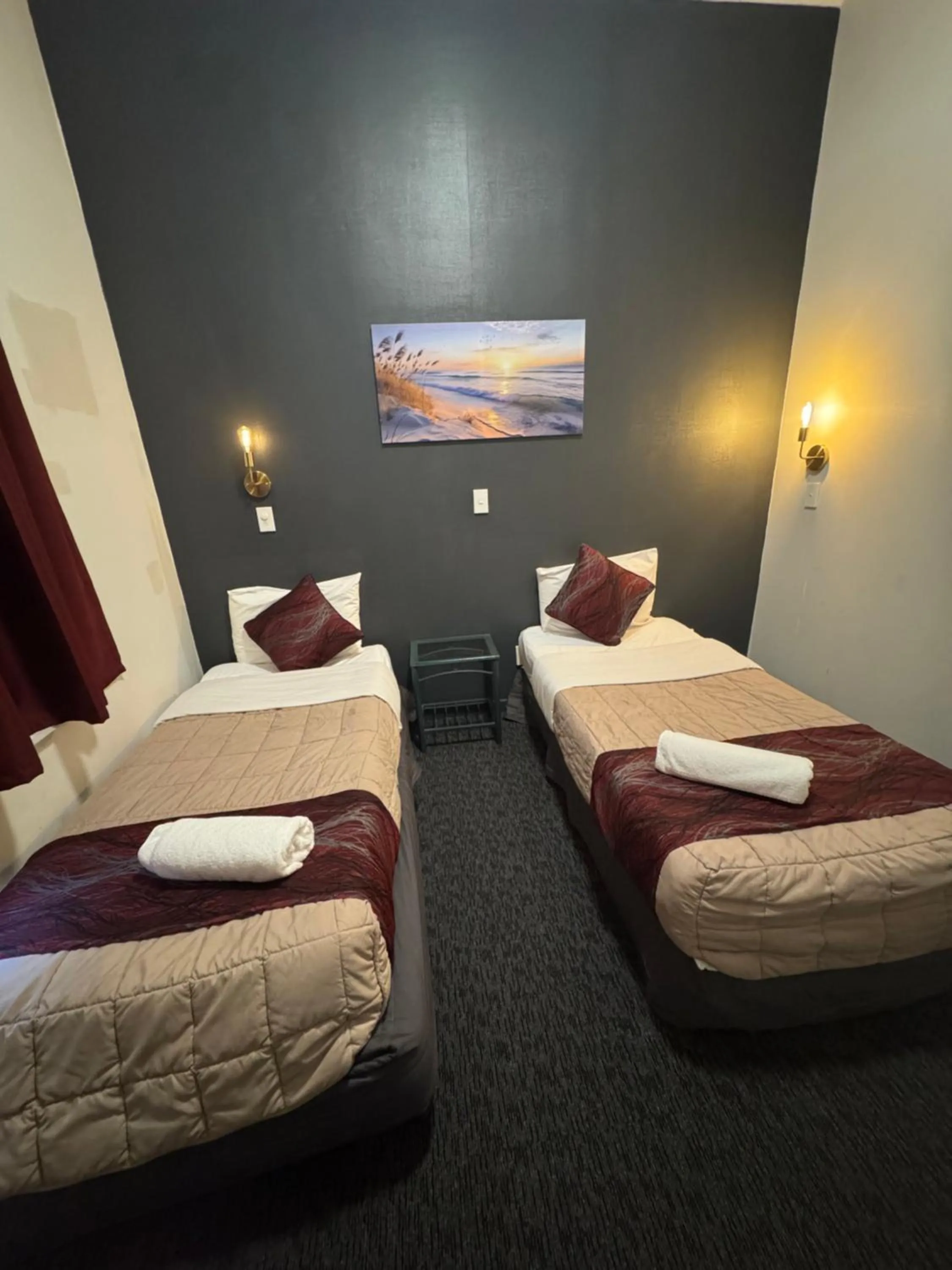 Budget Twin Single Room in Halswell Lodge