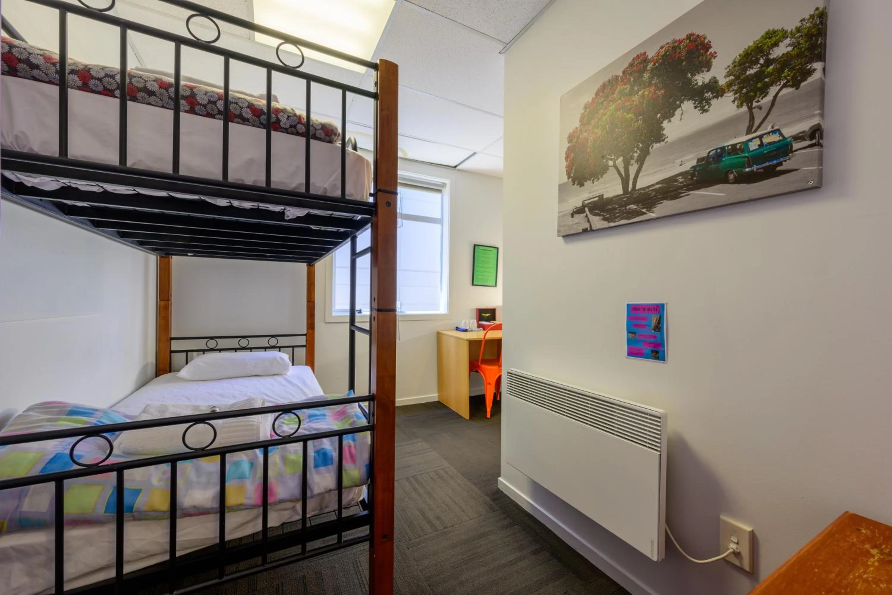 Ensuite Twin Private Room in Trek Global Backpackers