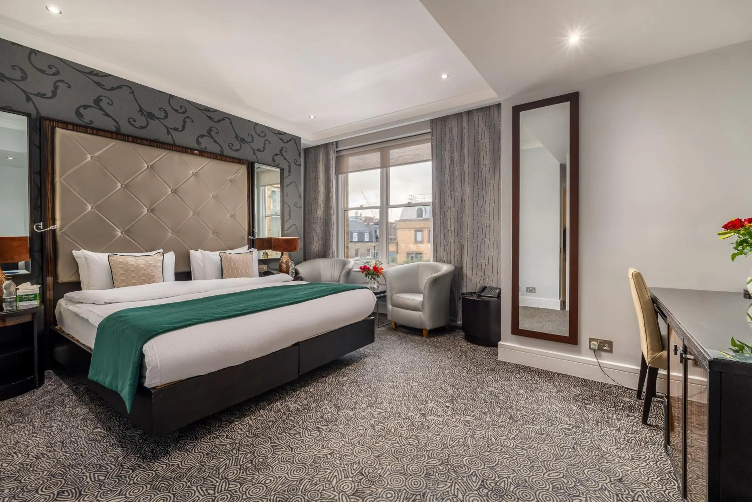 Deluxe King Room in Washington Mayfair Hotel