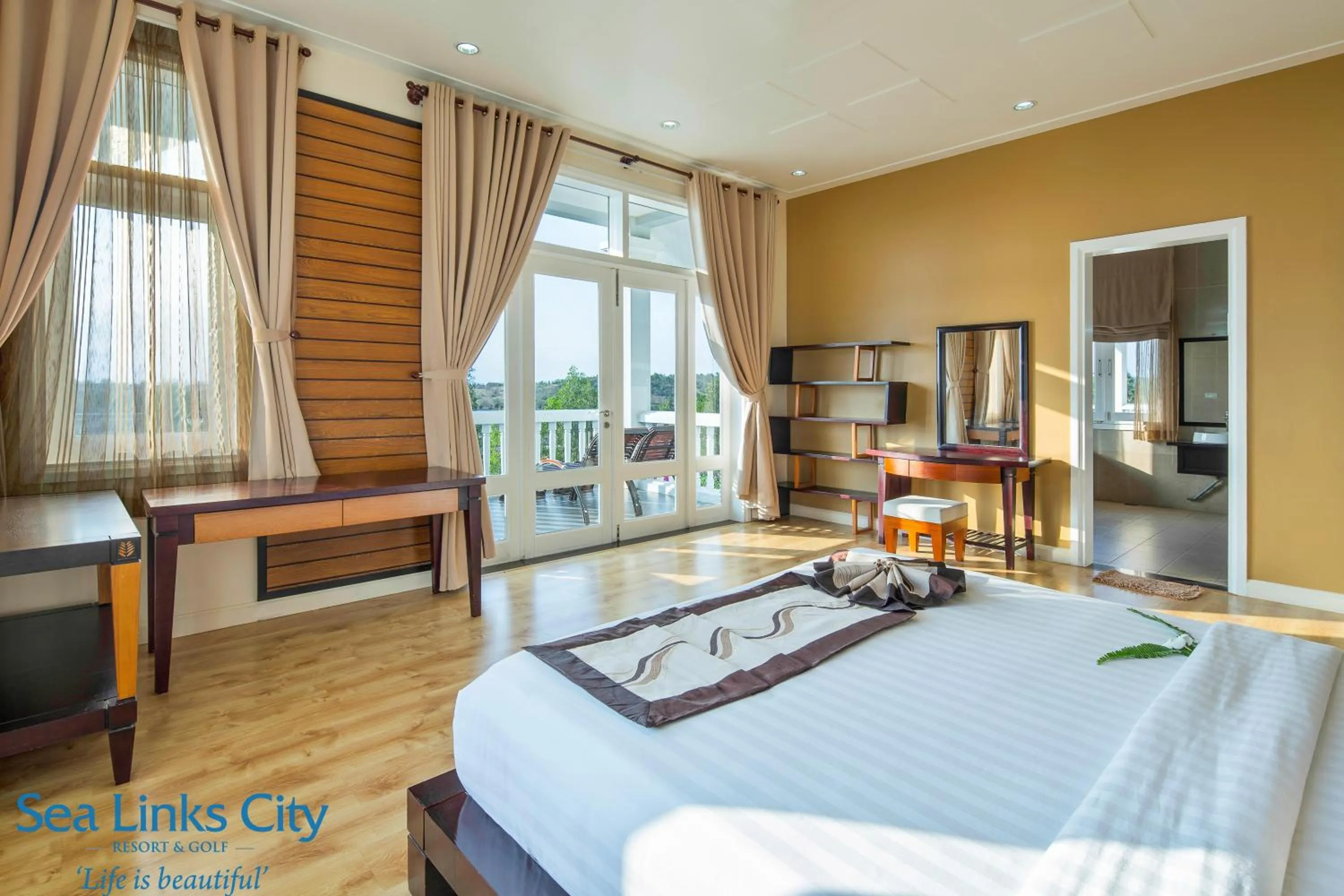  Three-Bedroom Villa  in Sea Links Beach Villa