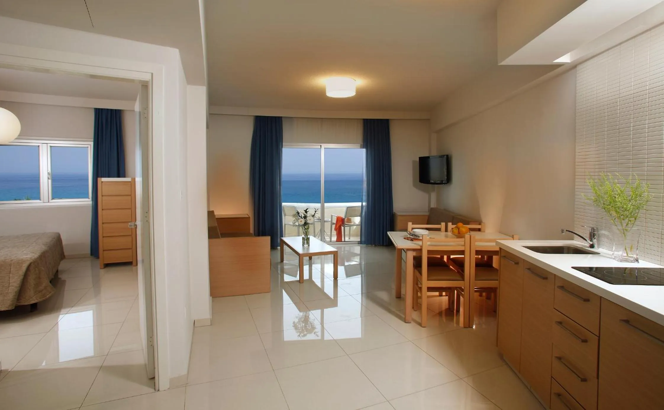 One-Bedroom Suite with Sea View in Sunrise Oasis Hotel & Waterpark