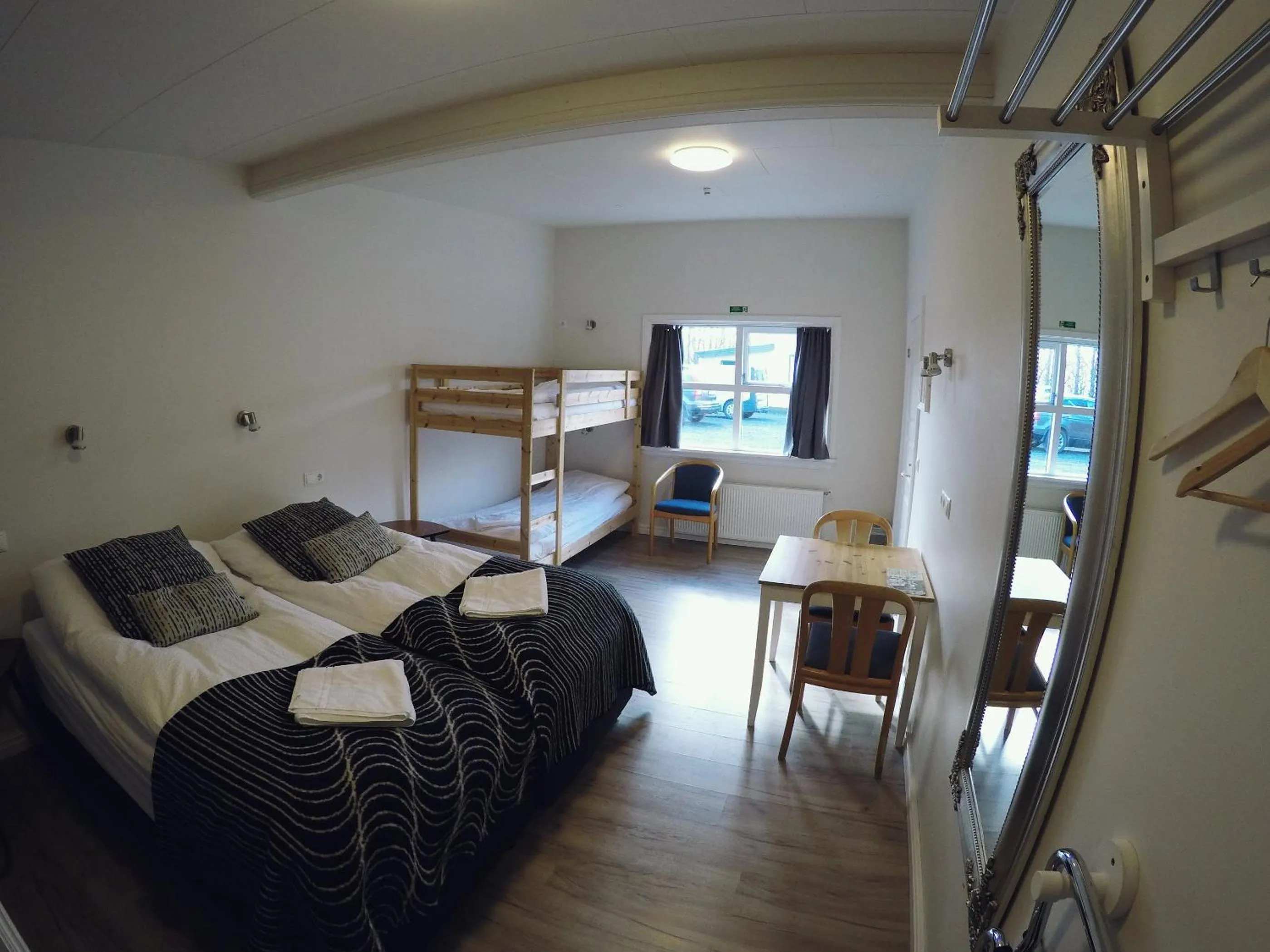 Quadruple Room with Bathroom in Hotel Hjardarbol