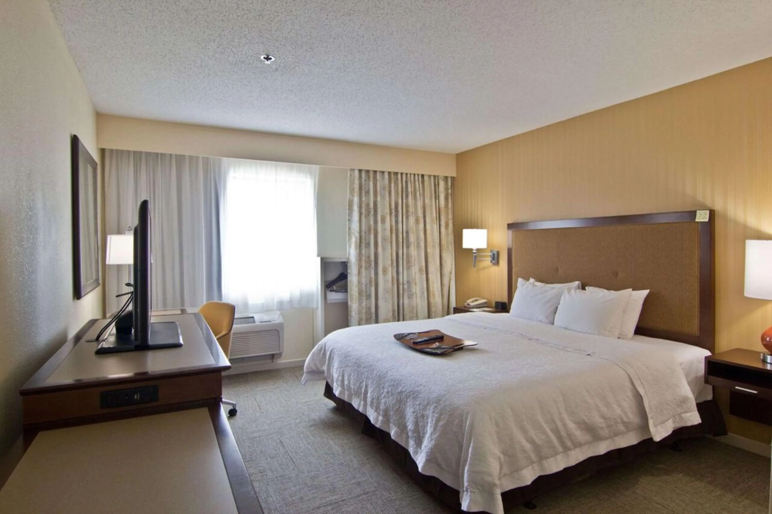 King Room - Mobility Access/Non-Smoking in Hampton Inn & Suites Chillicothe