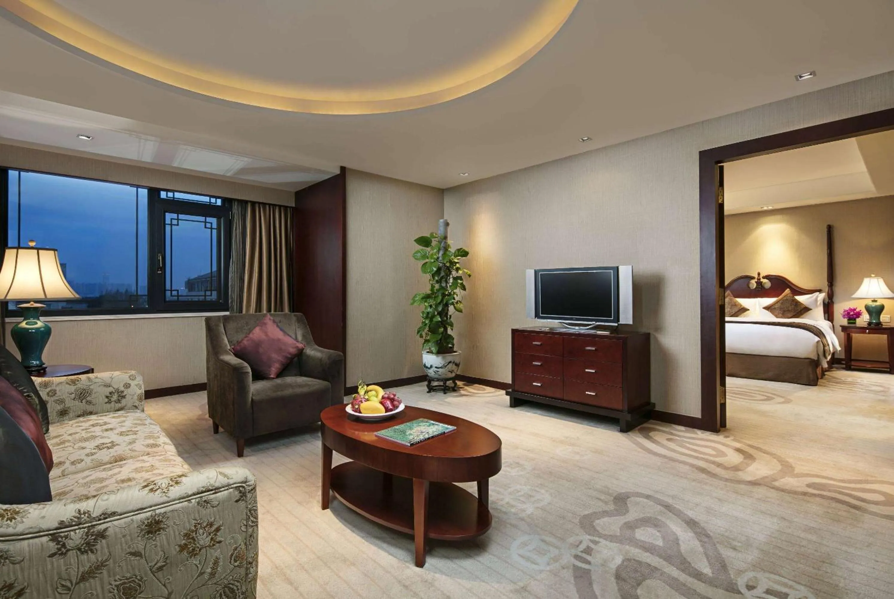 Executive Suite 1 King Nonsmoking in Wyndham Garden Suzhou