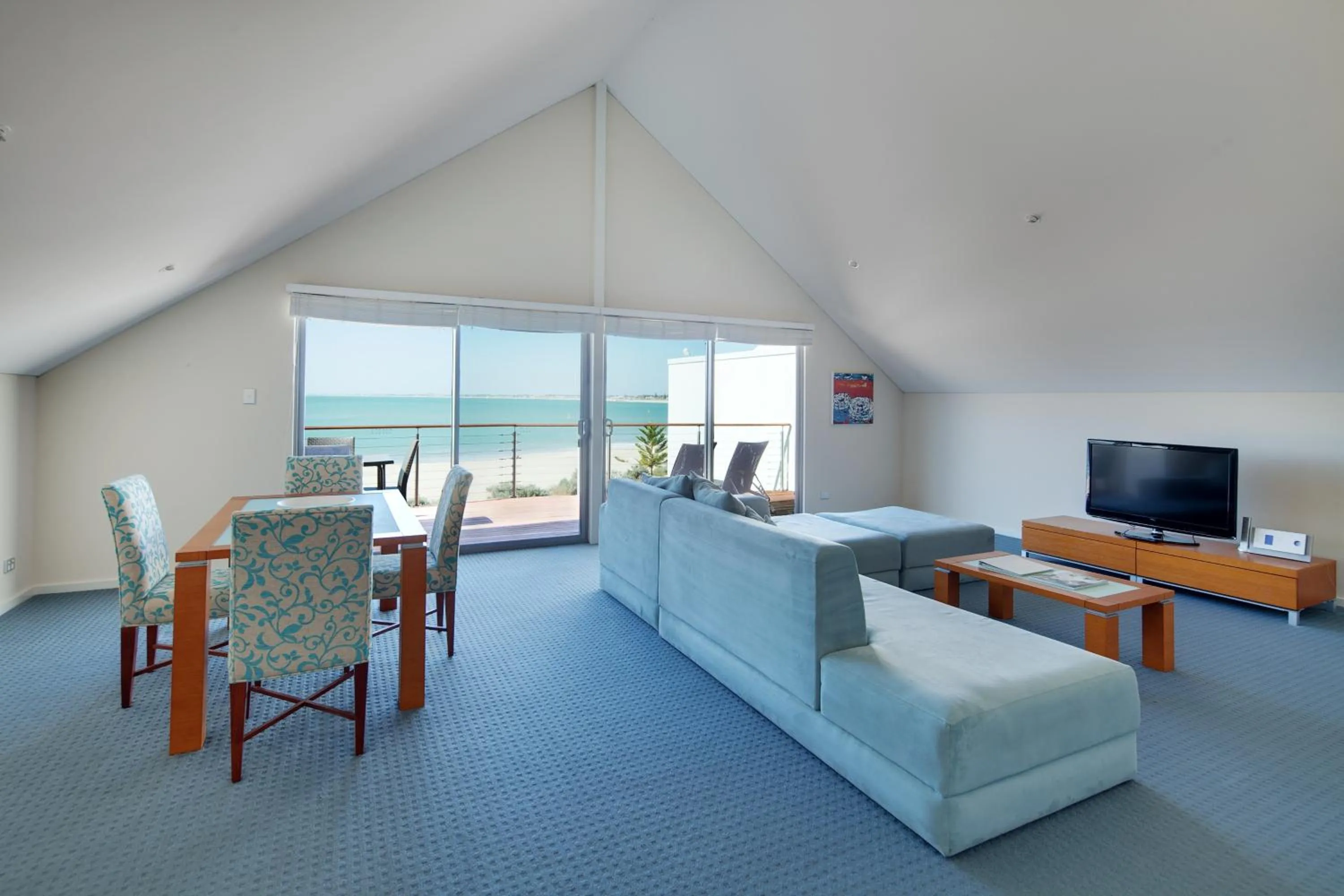 Two-Bedroom Villa with Ocean View in Seashells Mandurah