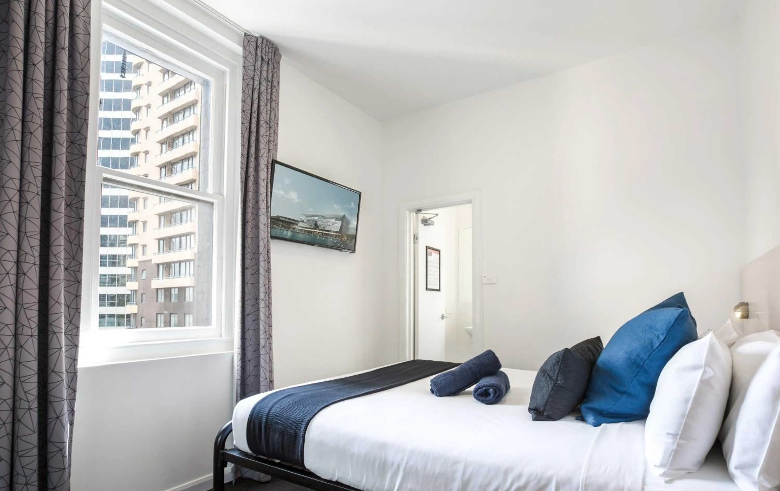 Double Room with Private Bathroom in Base Sydney Hostel