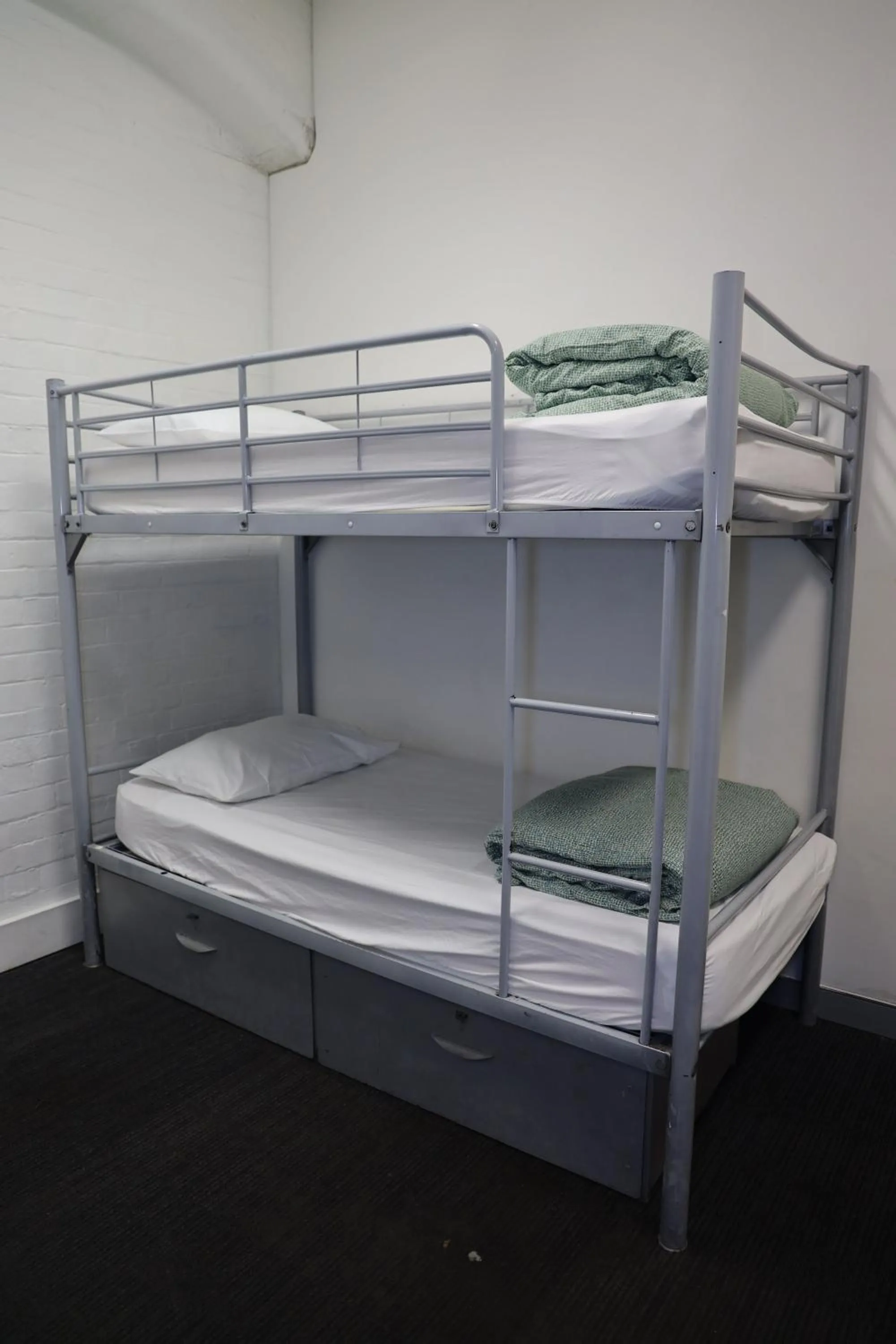 Bed in 4-Bed Mixed Dormitory Room with Shared Bathroom in Base Sydney Hostel