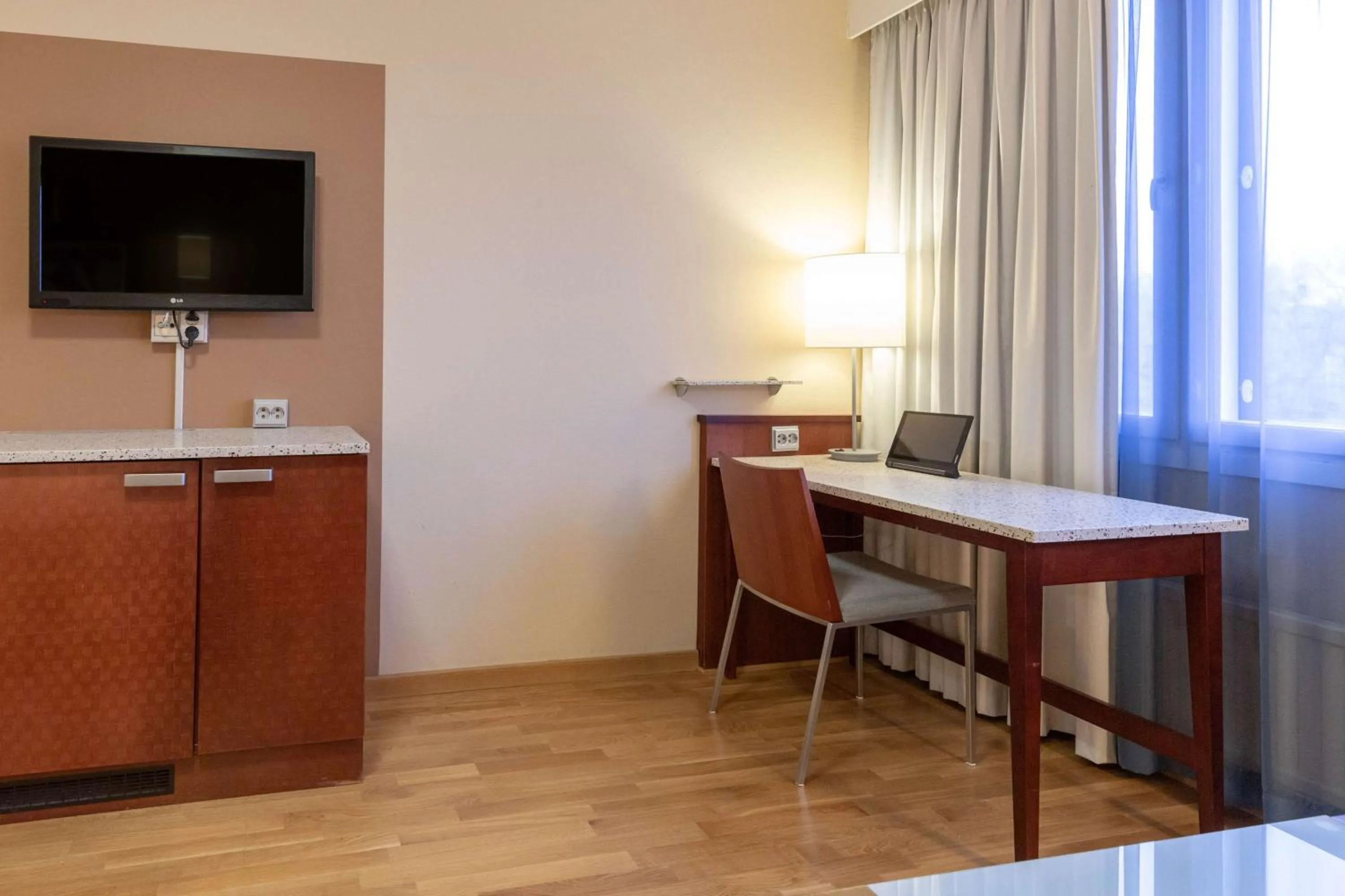 Superior King Room in Scandic Tampere Koskipuisto