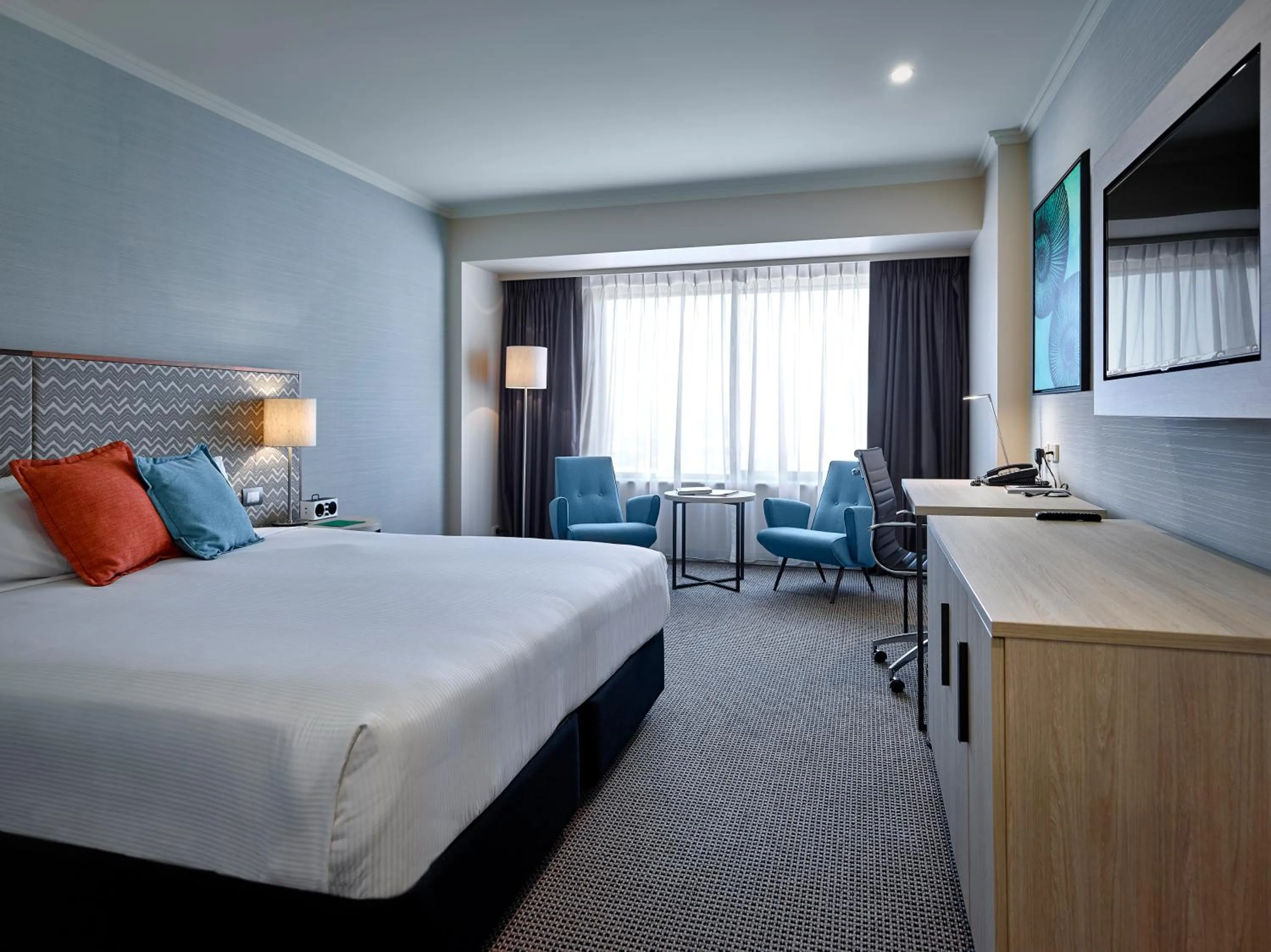 Grand City King Room in Stamford Grand Adelaide