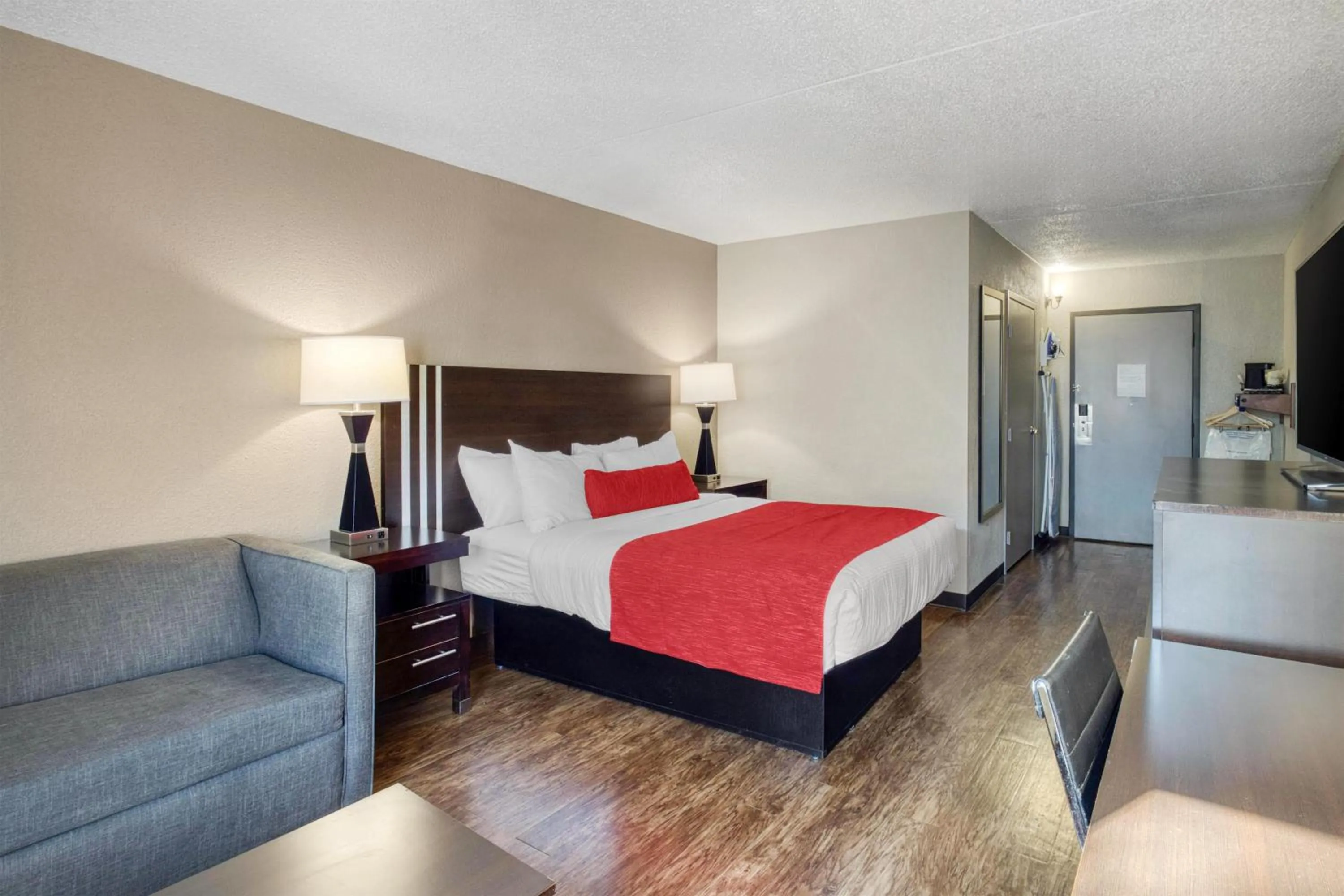 King Room with Sofa Bed - Non-Smoking in SureStay by Best Western Greenville