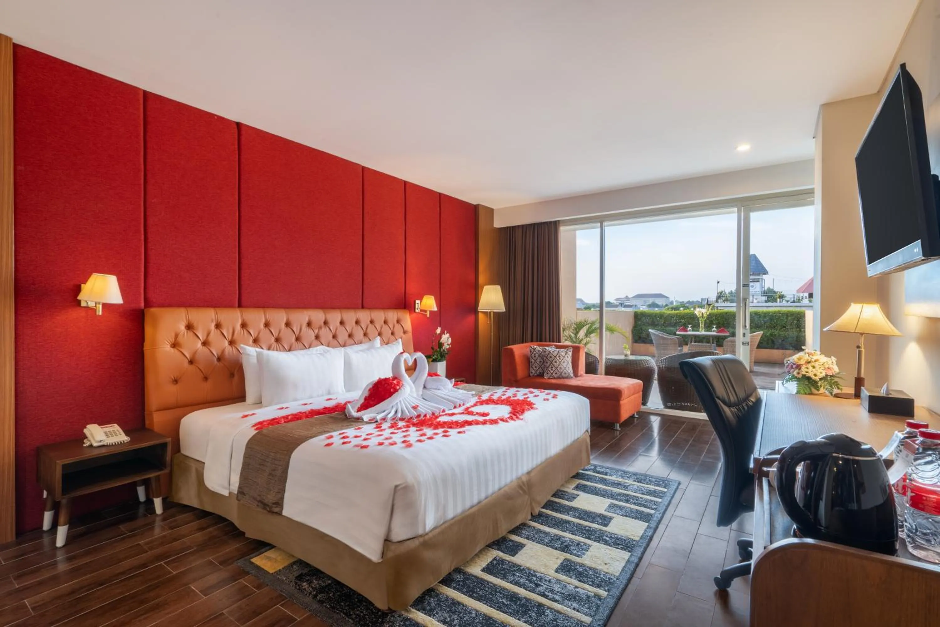 Executive Suite Room  in Merapi Merbabu Hotel Yogyakarta Powered by Archipelago