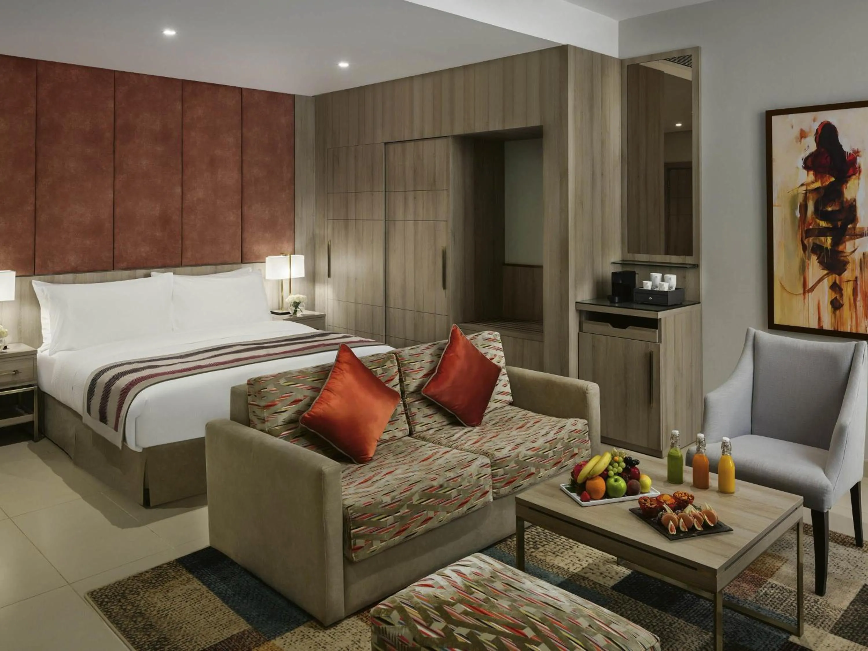 Superior Room with Pool View in Mövenpick Hotel Tahlia Jeddah