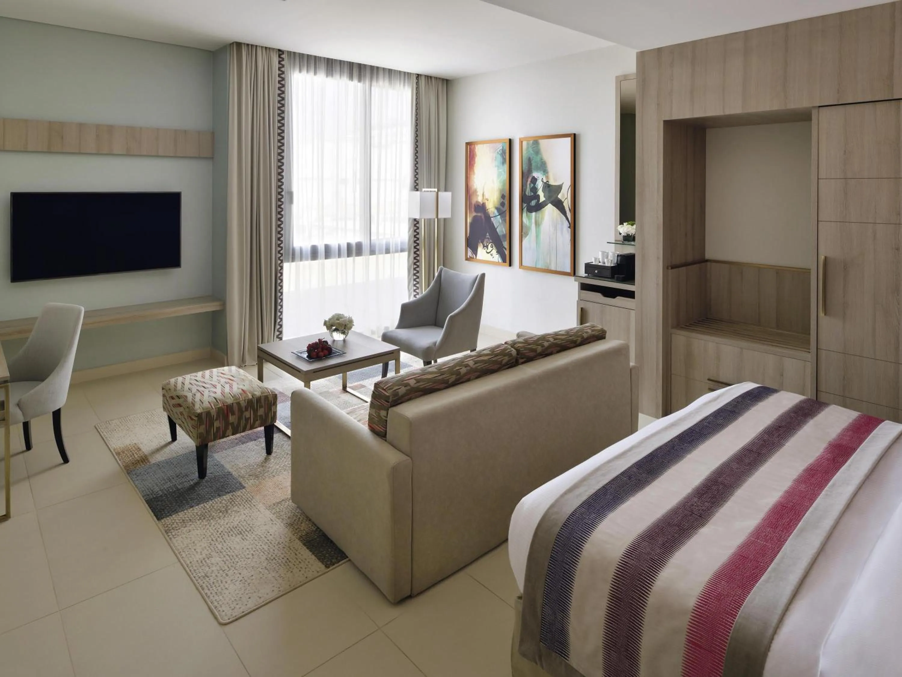 Superior Room with City Side View in Mövenpick Hotel Tahlia Jeddah