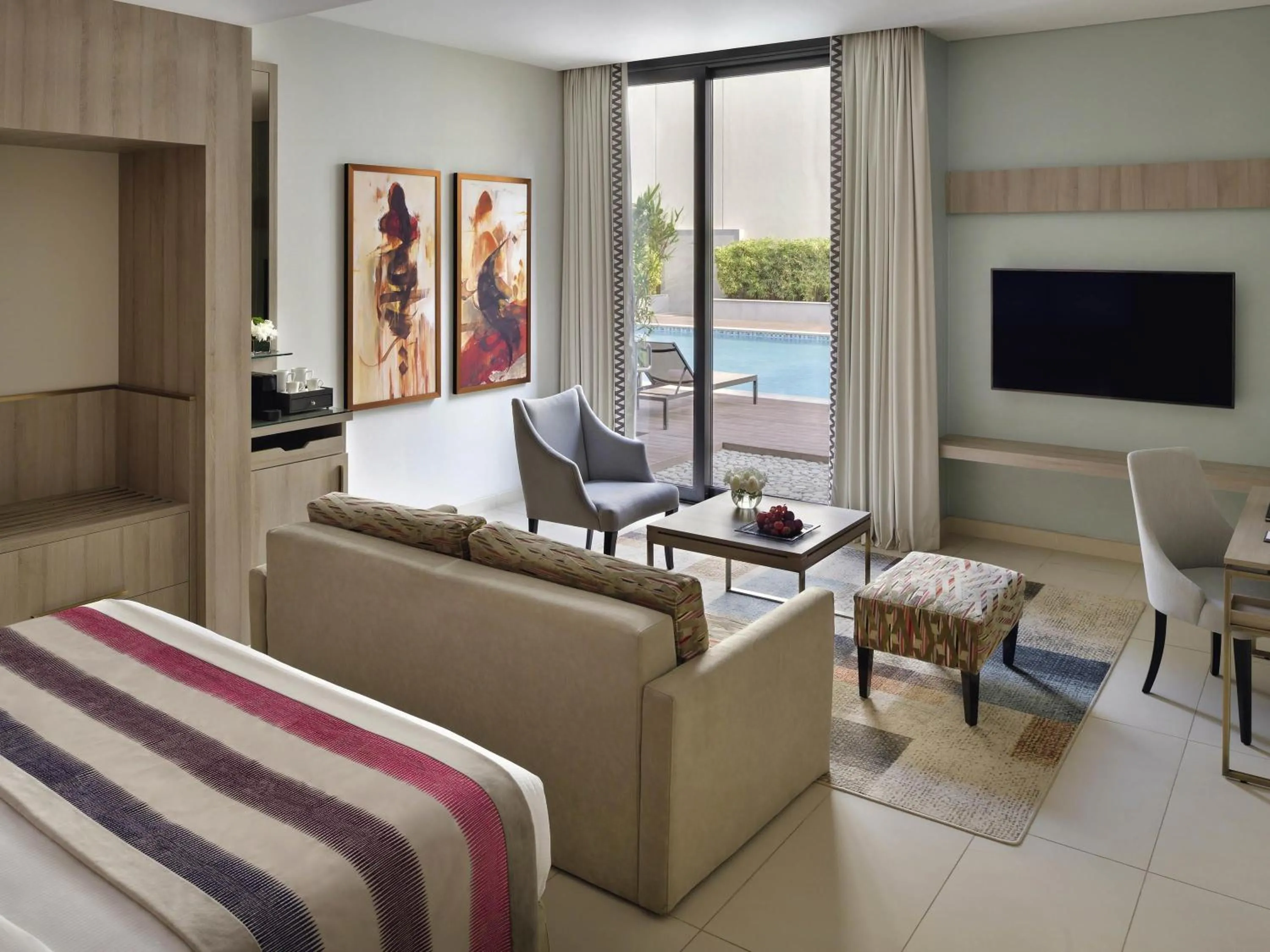 Superior Room with Pool Access in Mövenpick Hotel Tahlia Jeddah