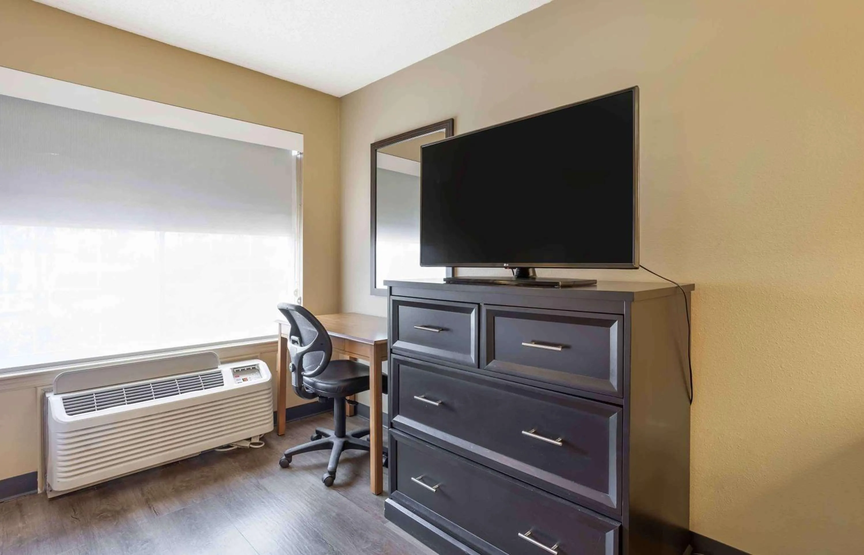 Queen studio with 1 Queen Bed - Disability Access/Non-Smoking in Extended Stay America Suites - Meadowlands - East Rutherford