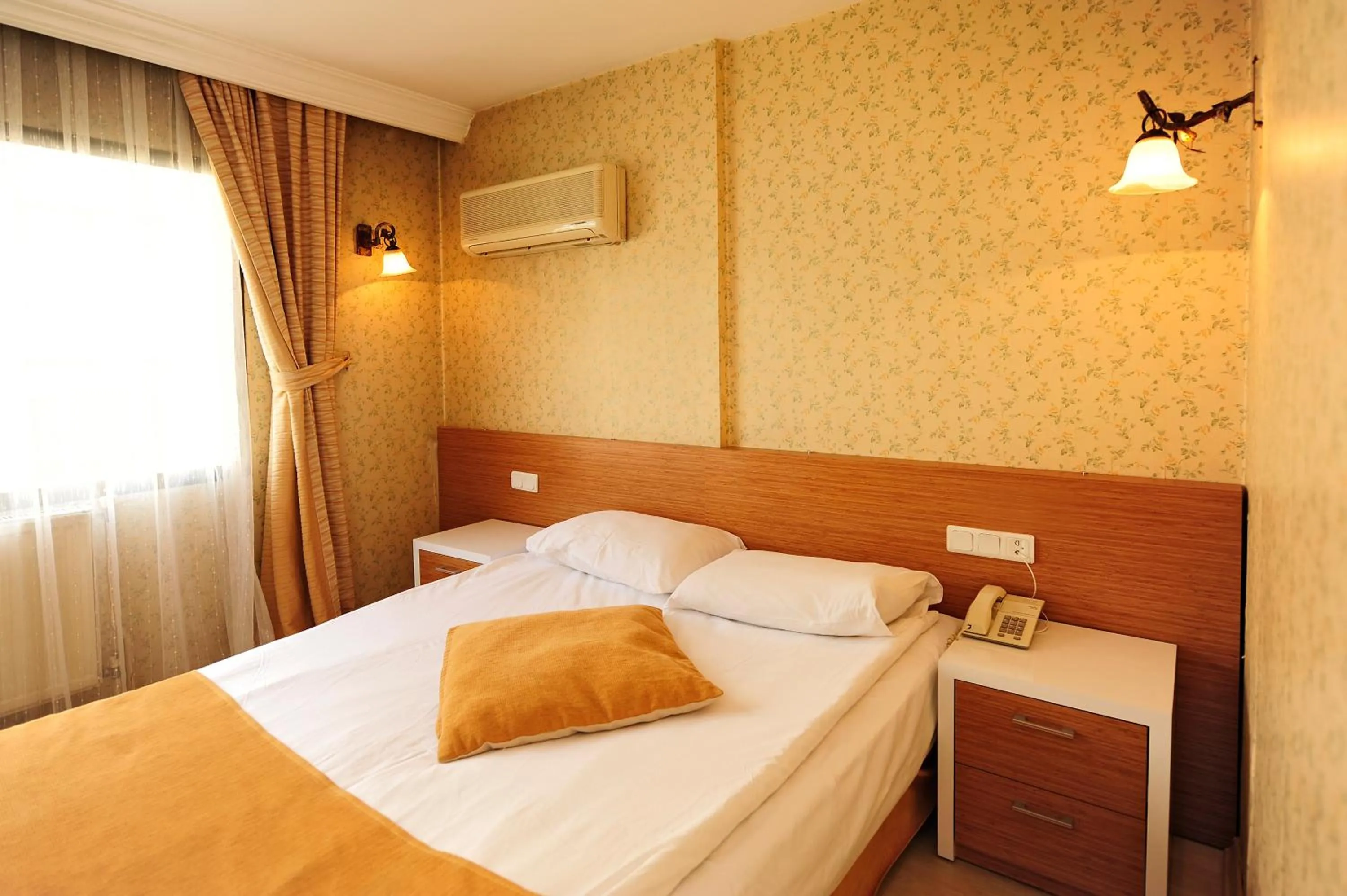 Standard Double or Twin Room in Üstün Hotel Alsancak