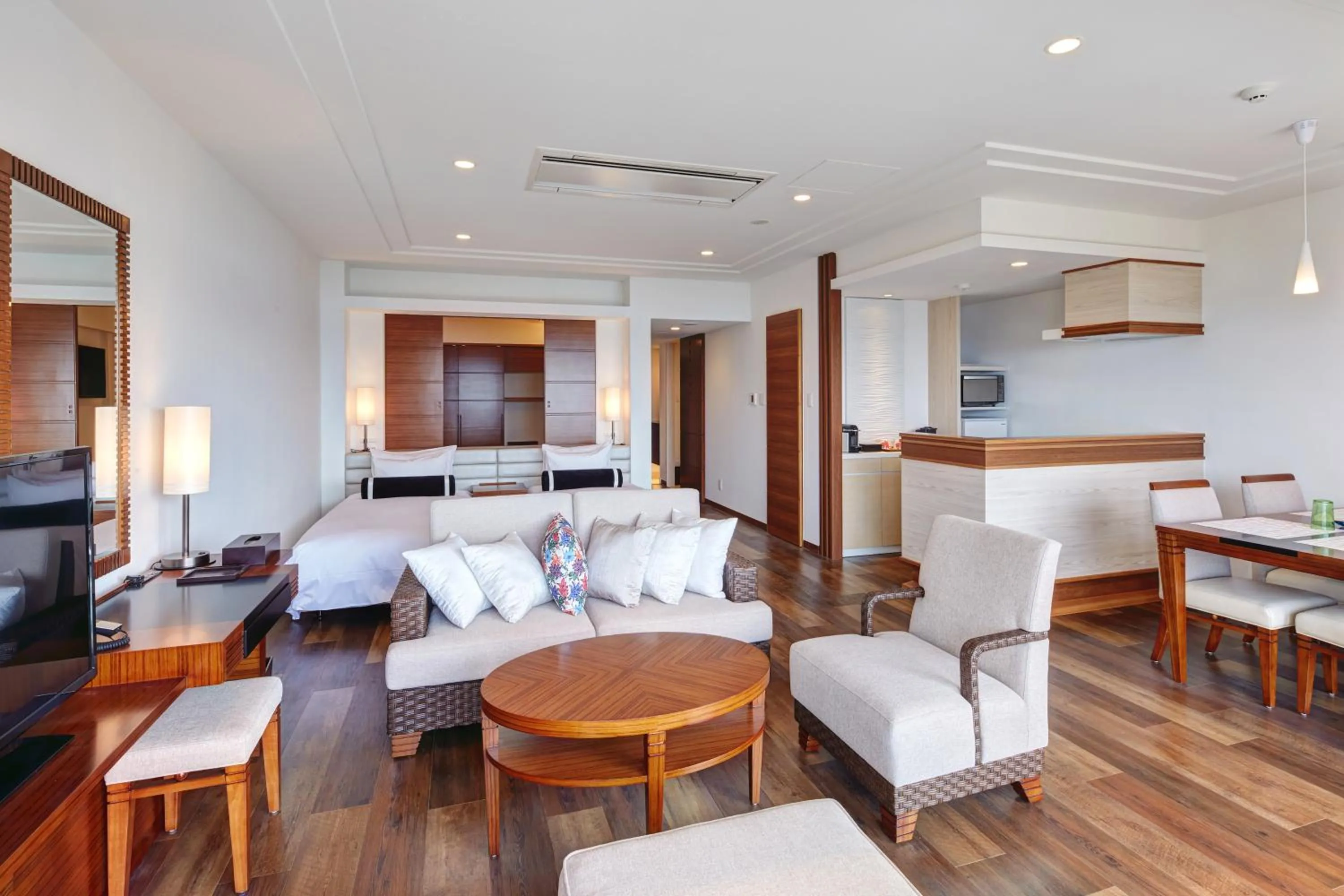 Deluxe Room 4 Beds with Sea View in Ala Mahaina Condo Hotel