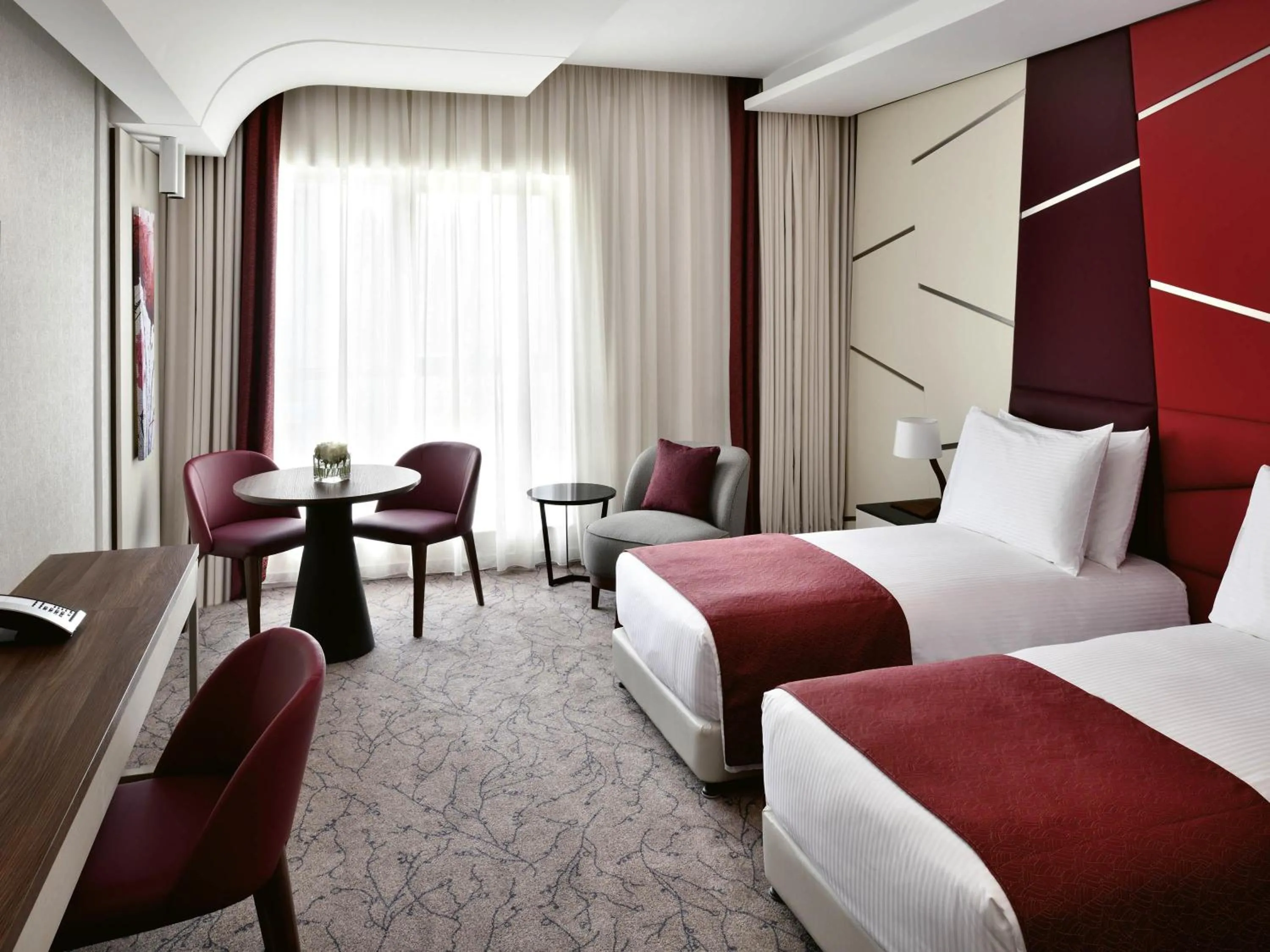 Deluxe Twin Room in Mövenpick Hotel Apartments Downtown Dubai