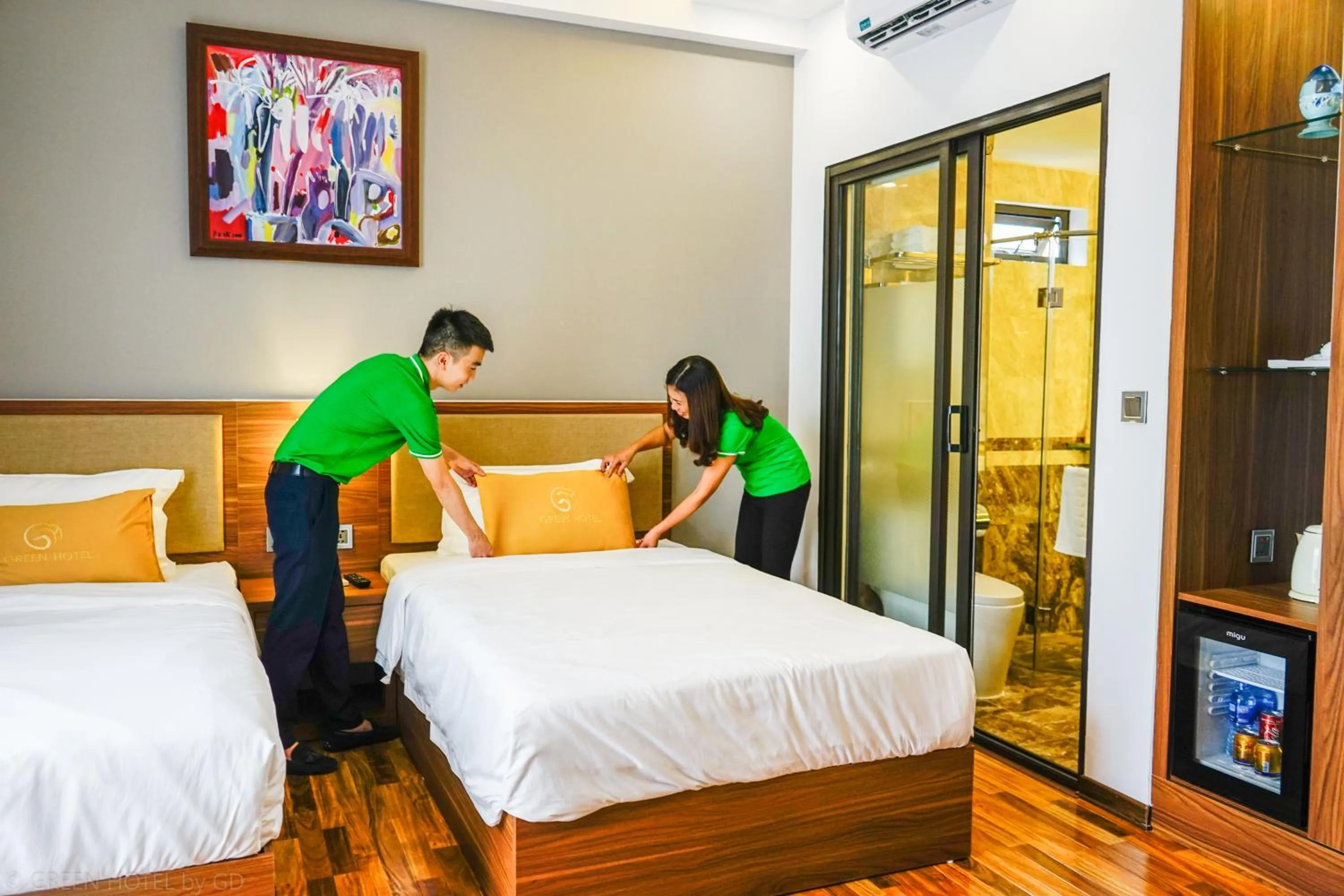 Twin Room with Private Bathroom in Green Hadong Hotel