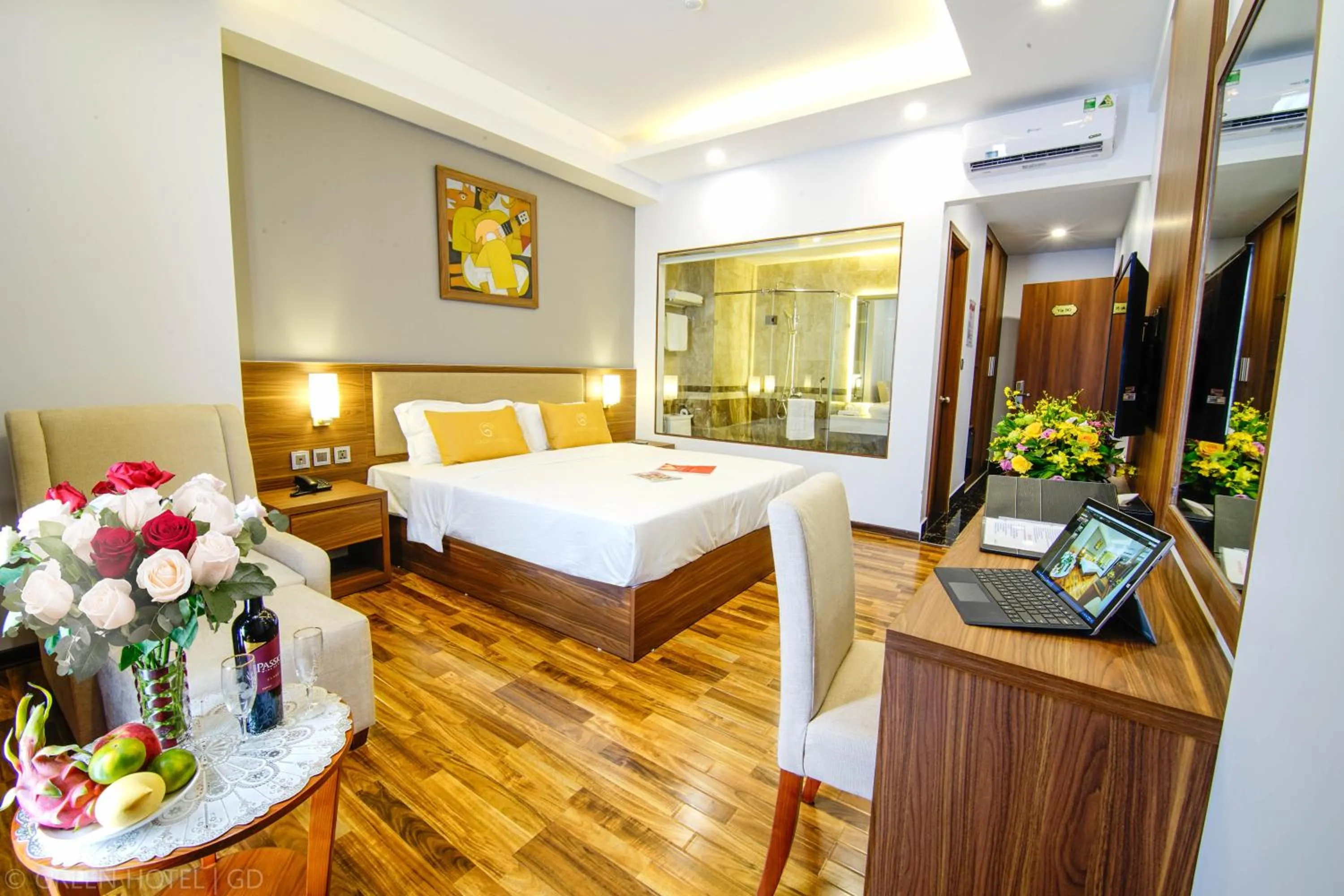 Twin Room with Private Bathroom in Green Hadong Hotel